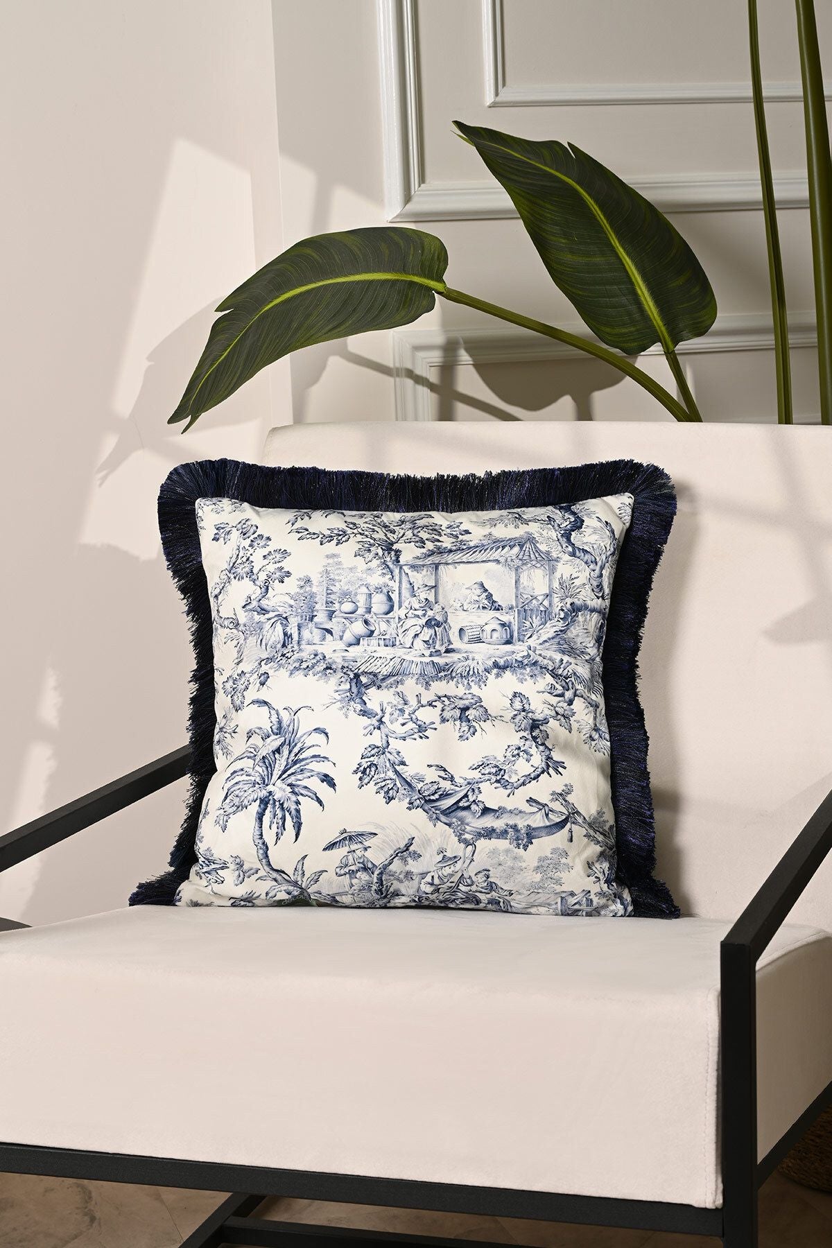 Toile Desen Lacivert Saçaklı Kadife Kırlent Kılıfı – 43x43 cm