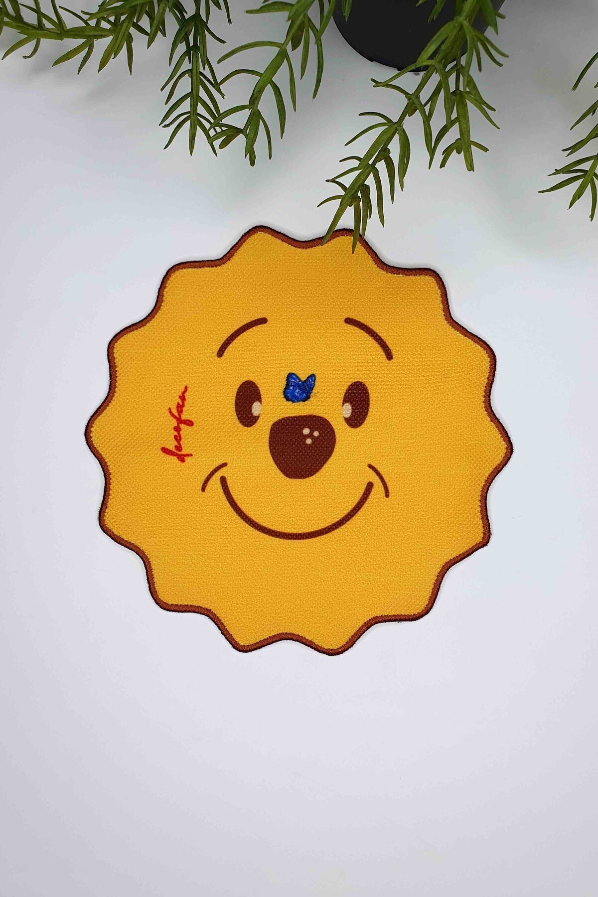 Oval Dekoratif Nakış Kenarlı Sevimli Ayıcık Yüzü Desenli Kokteyl Peçetesi 1 Adet