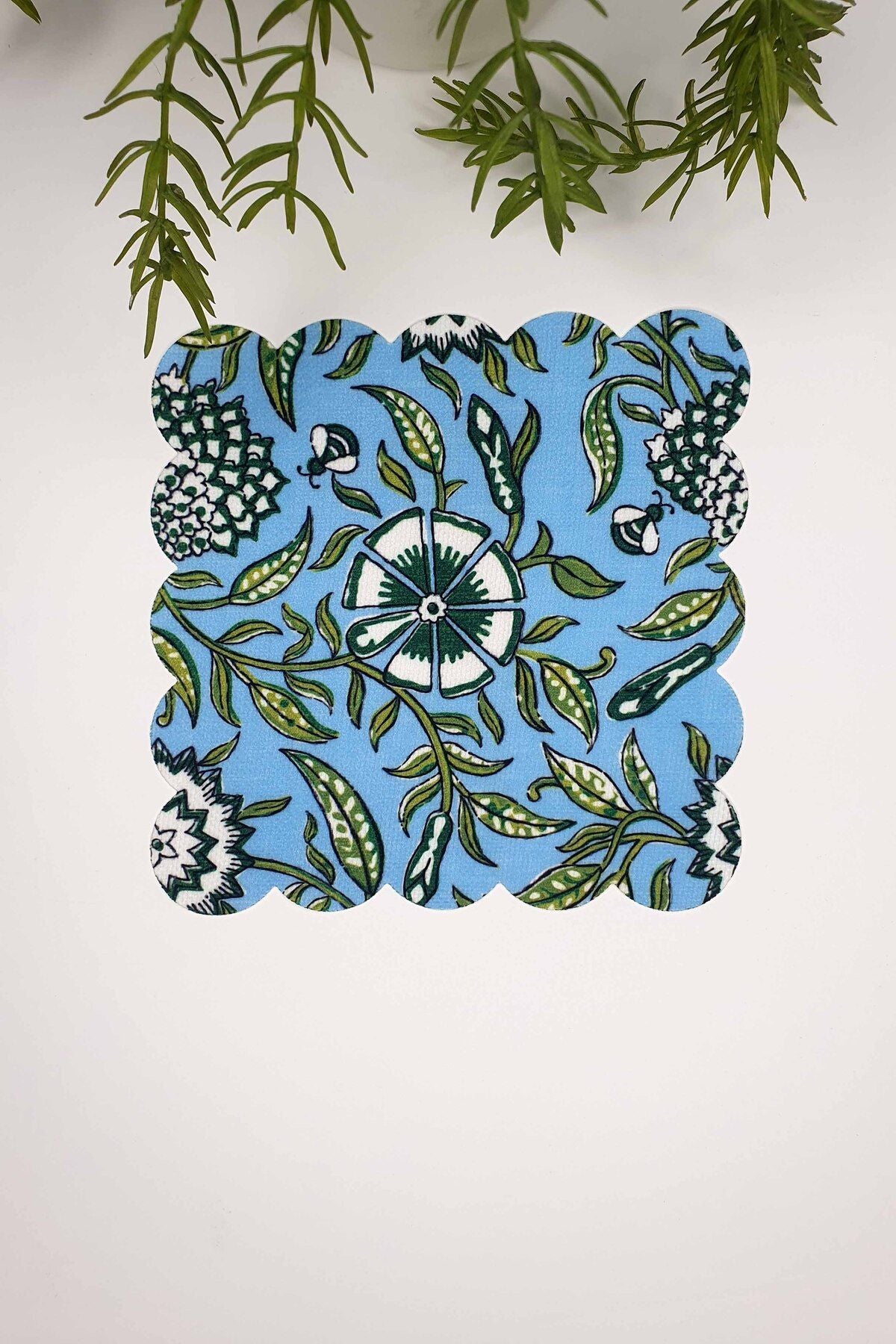 Mavi Çini Bahçesi Desenli Scallop Lazer Kesim Kokteyl Peçetesi 1 Adet