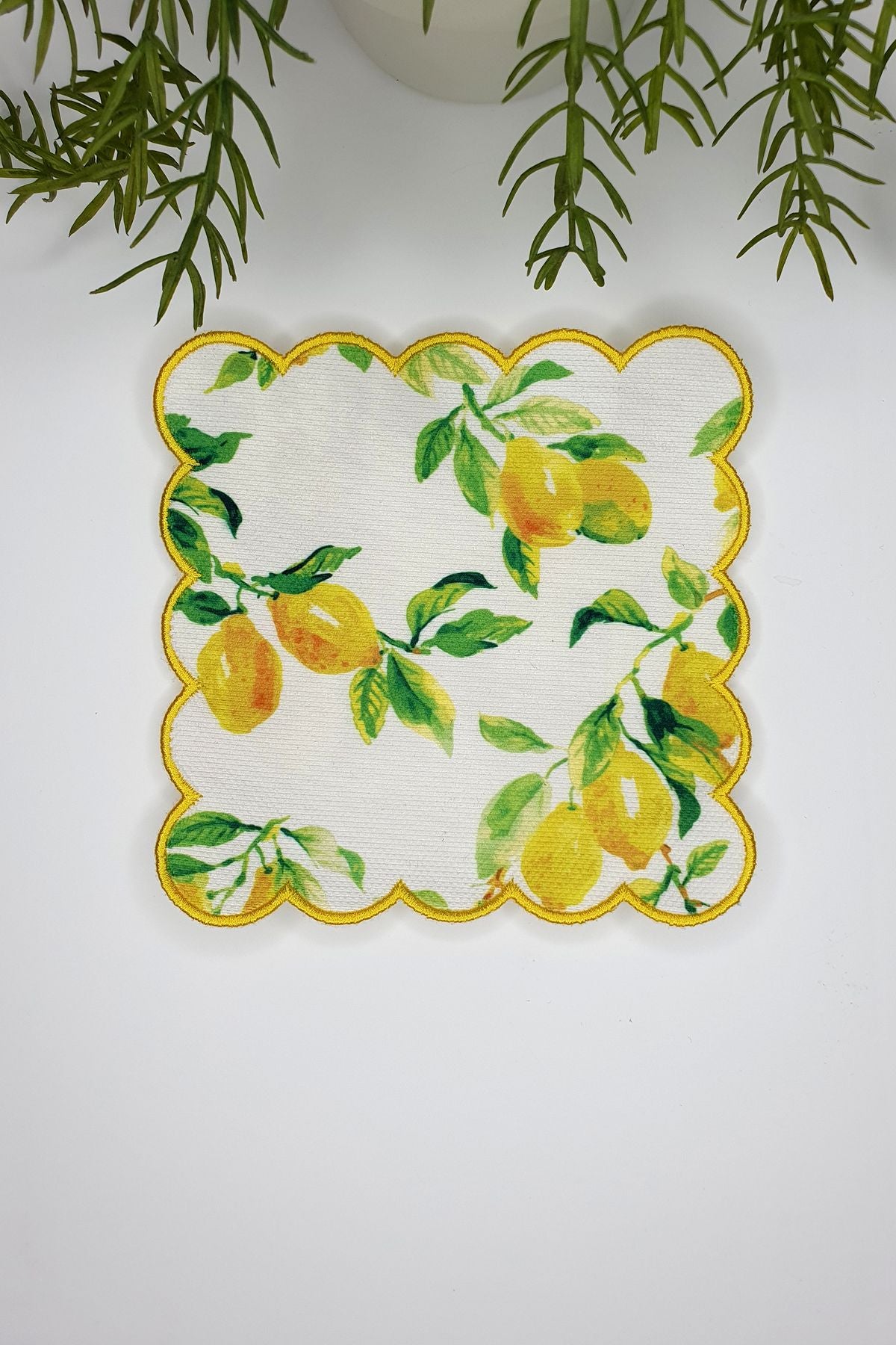 Limon Desenli Dijital Baskılı, Kenarı Sarı Nakışlı Dekoratif Kokteyl Peçeteleri