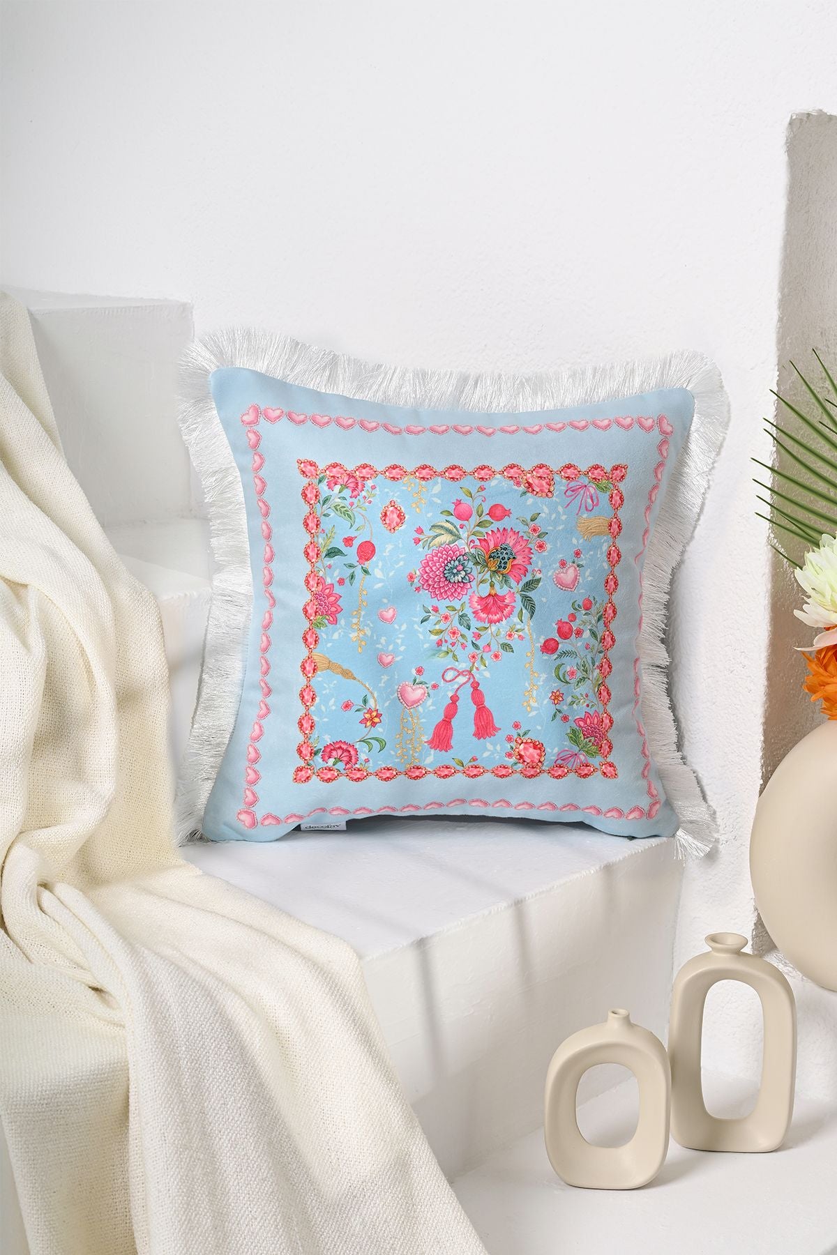 Love Bloom Kalpli Mavi Renkli Çiçekli Saçaklı Kadife Kırlent Kılıfı - 43x43cm