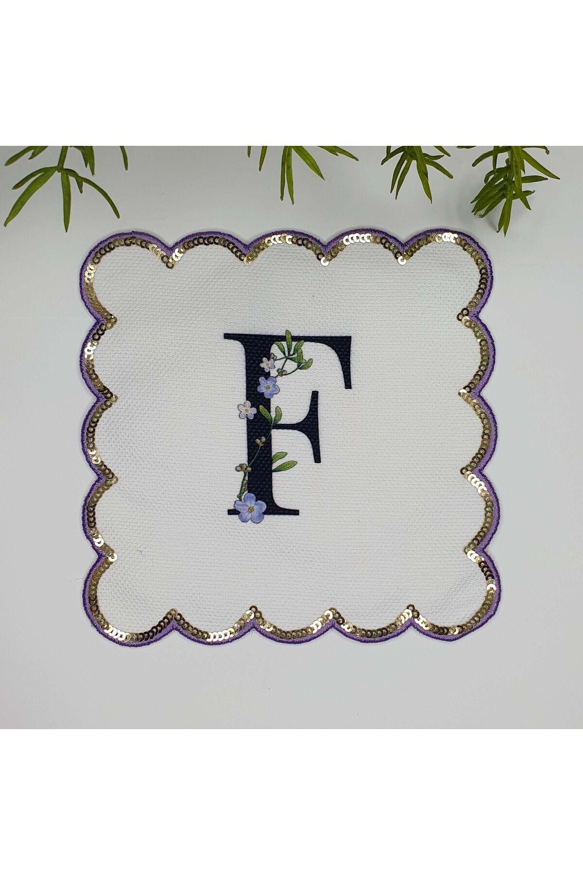 F Harfi Baskılı Kişiye Özel Pul İşlemeli Monogramlı Nakış Kenar Pullu Kokteyl Peçetesi 1 Adet
