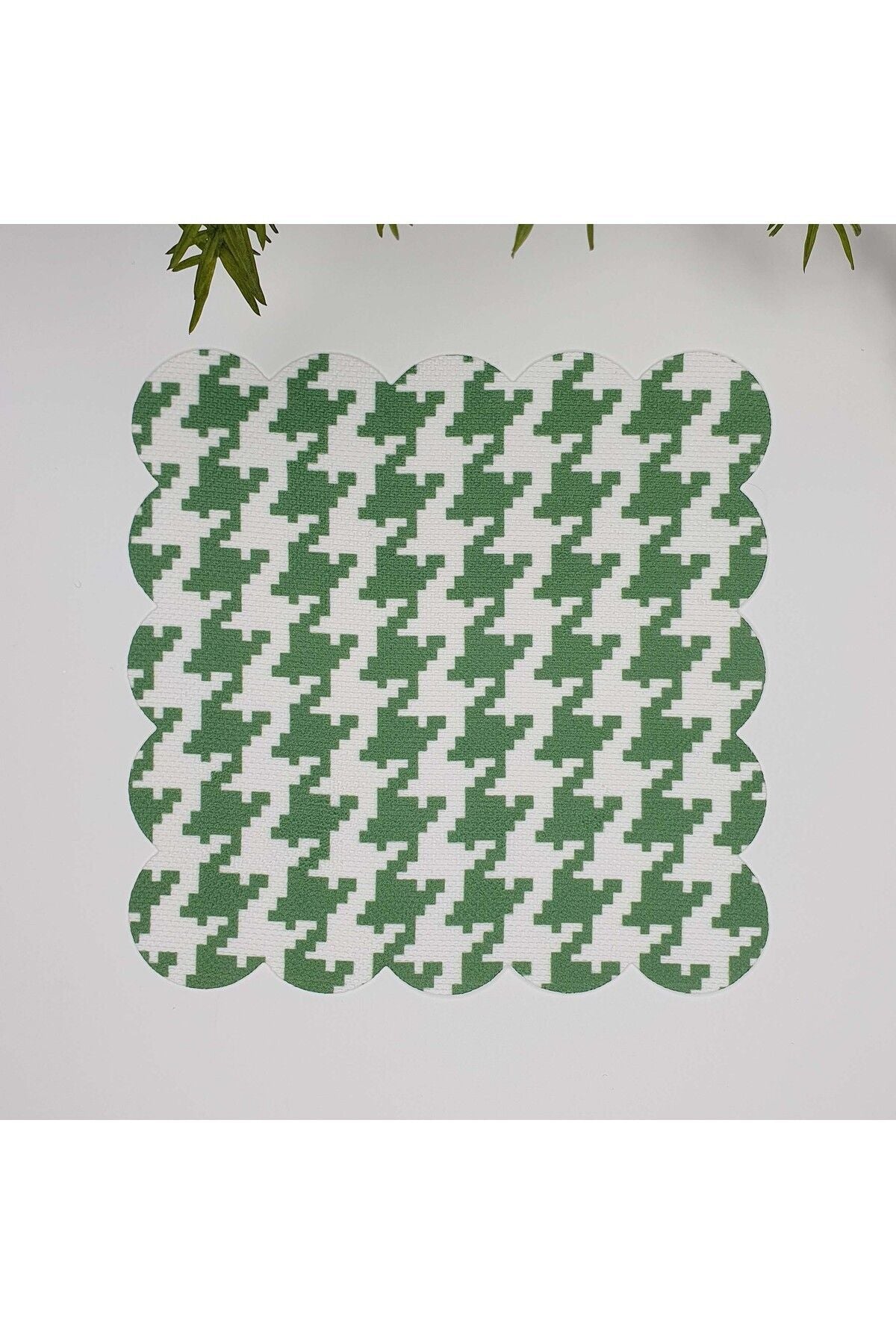 Yeşil Kazayağı Desenli Lazer Kesim Kumaş Kokteyl Peçetesi 1 Adet