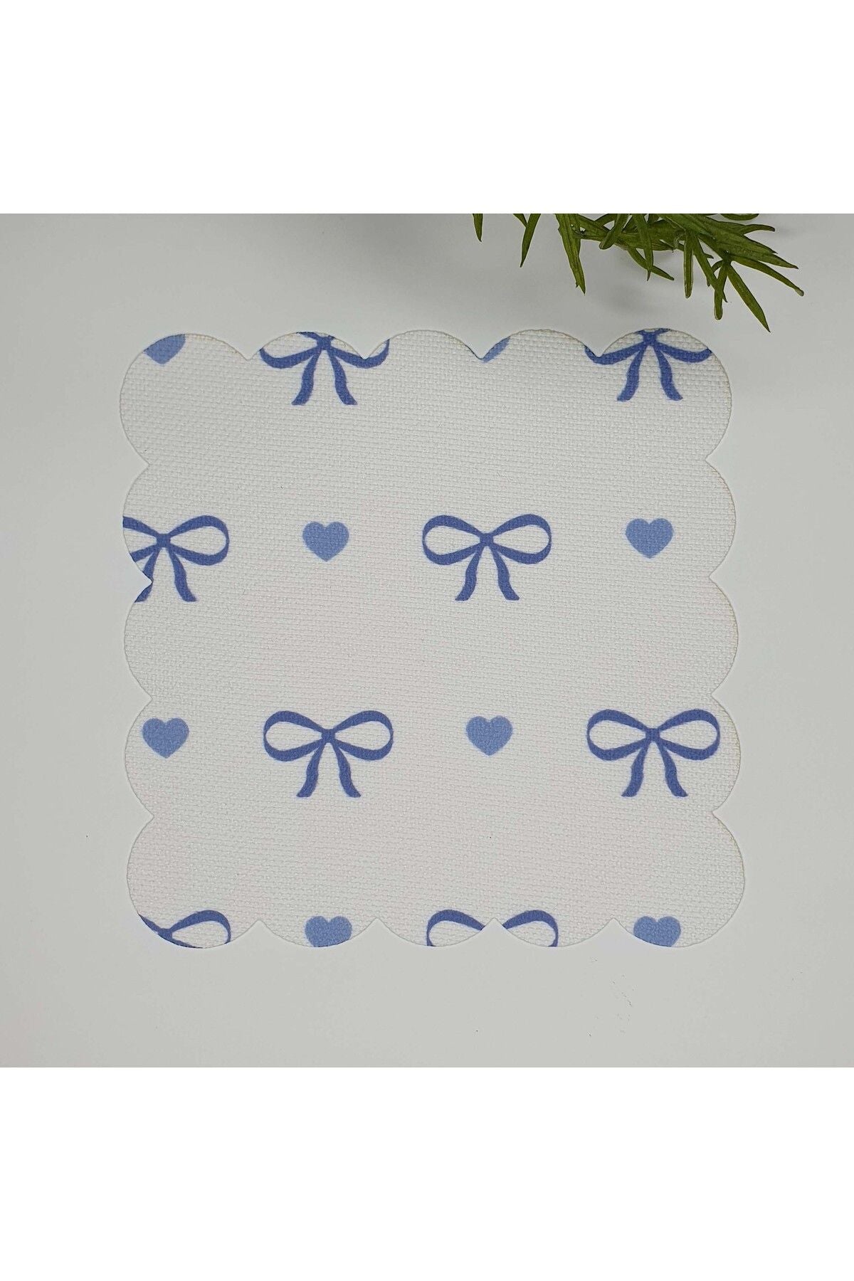 Fiyonk ve Kalpler Minimalist Desenli Kumaş Kokteyl Peçetesi 1 Adet