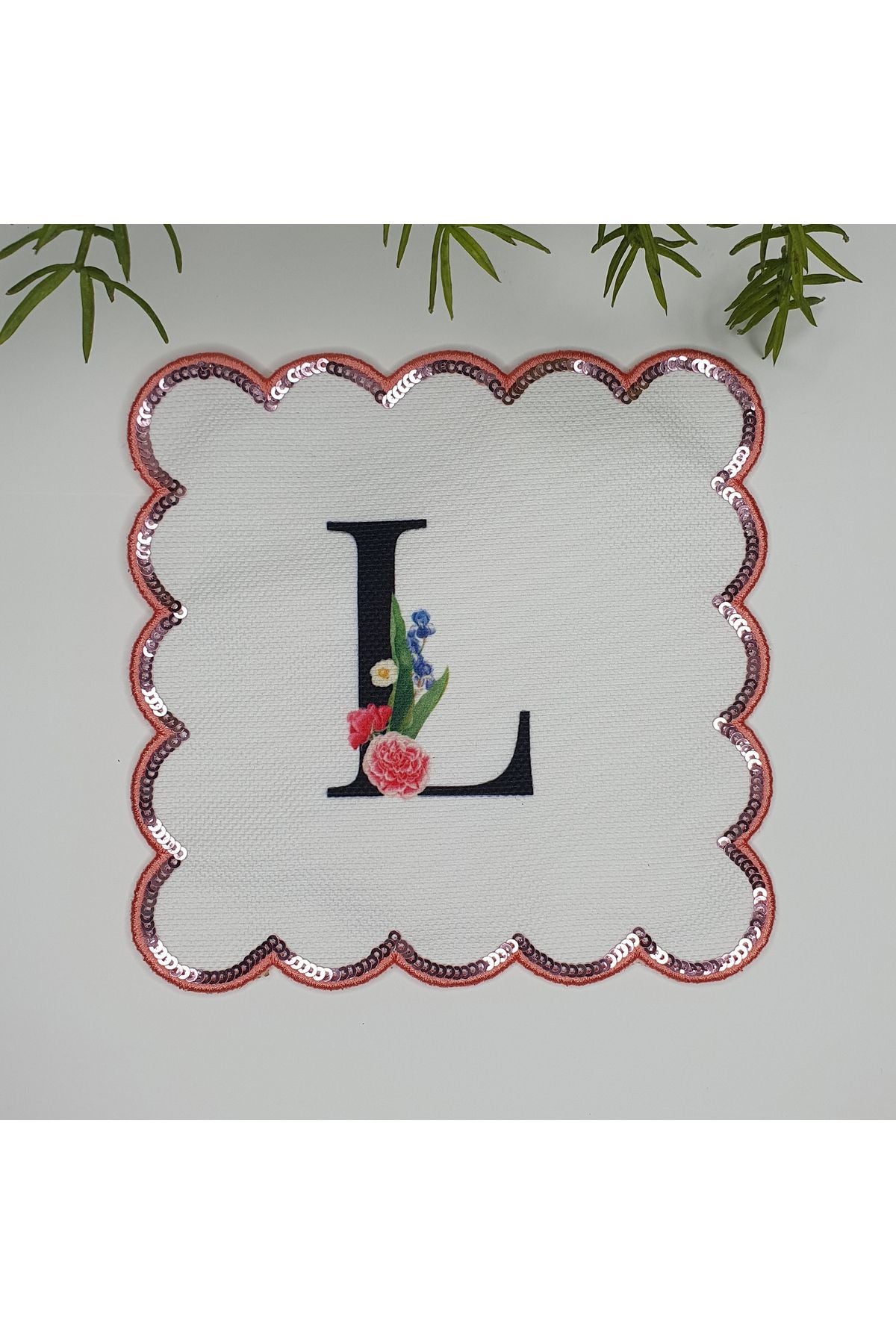 L Harfi Baskılı Kişiye Özel Pul İşlemeli Monogramlı Nakış Kenar Pullu Kokteyl Peçetesi 1 Adet