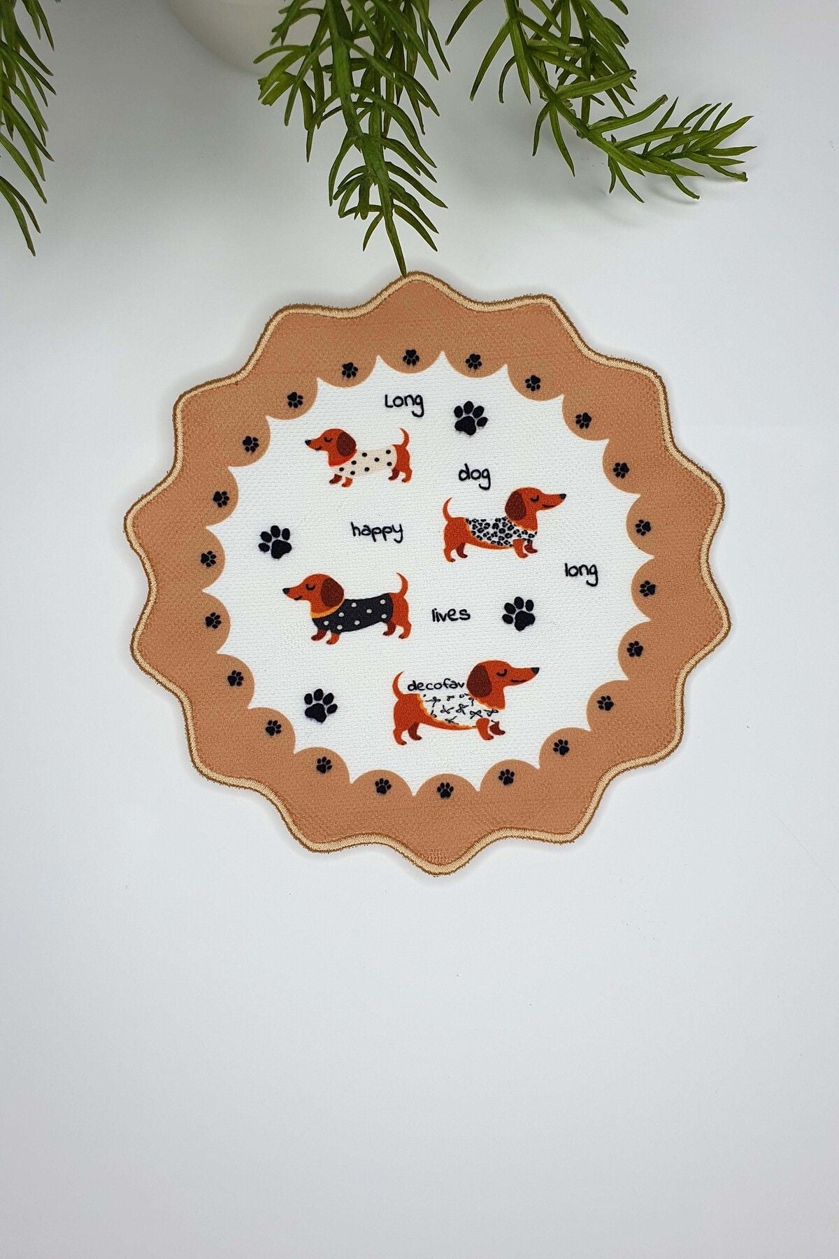 Tombul Dachshund Köpek Desenli Nakış Kenar Kokteyl Peçetesi 1 Adet