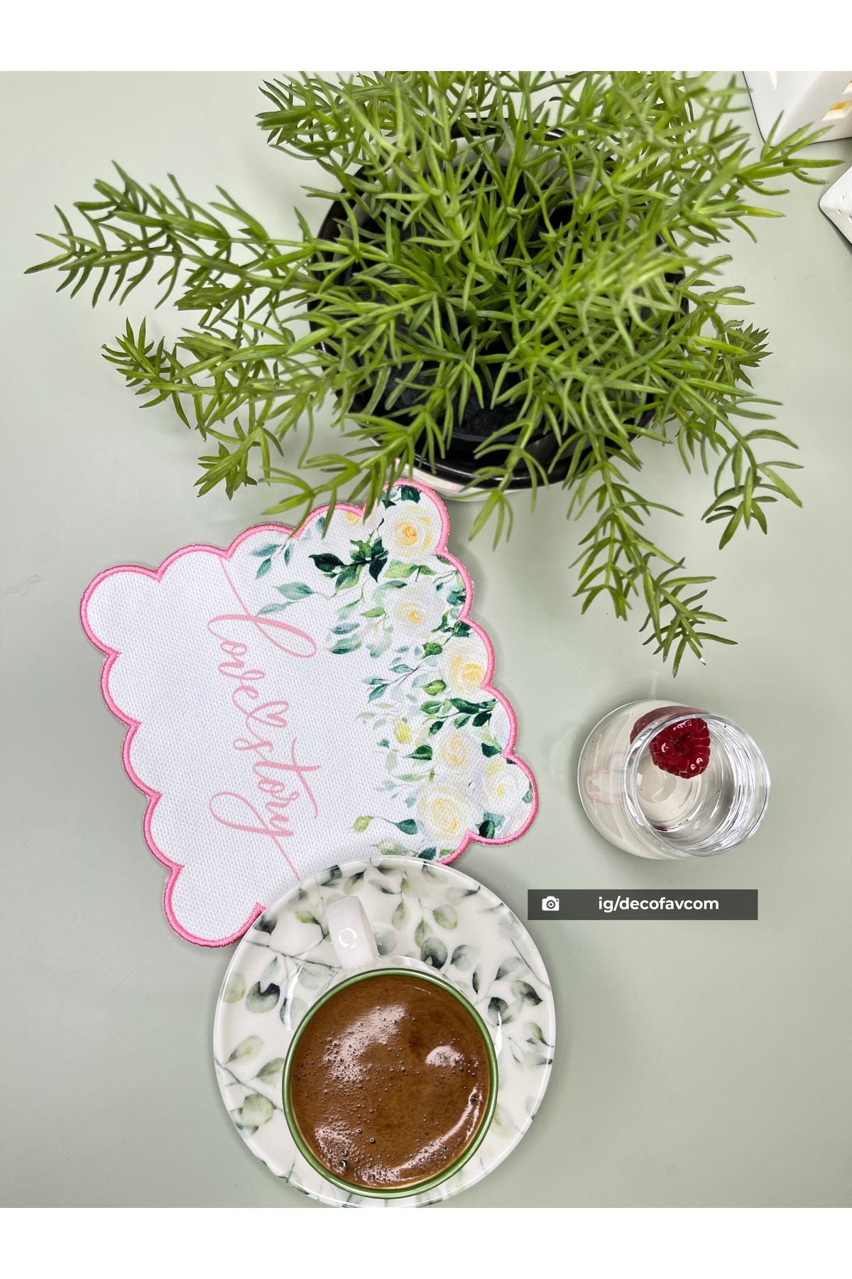 Love Story Sloganlı Beyaz Gül Desenli Nakış Kenar Kokteyl Peçetesi 1 Adet