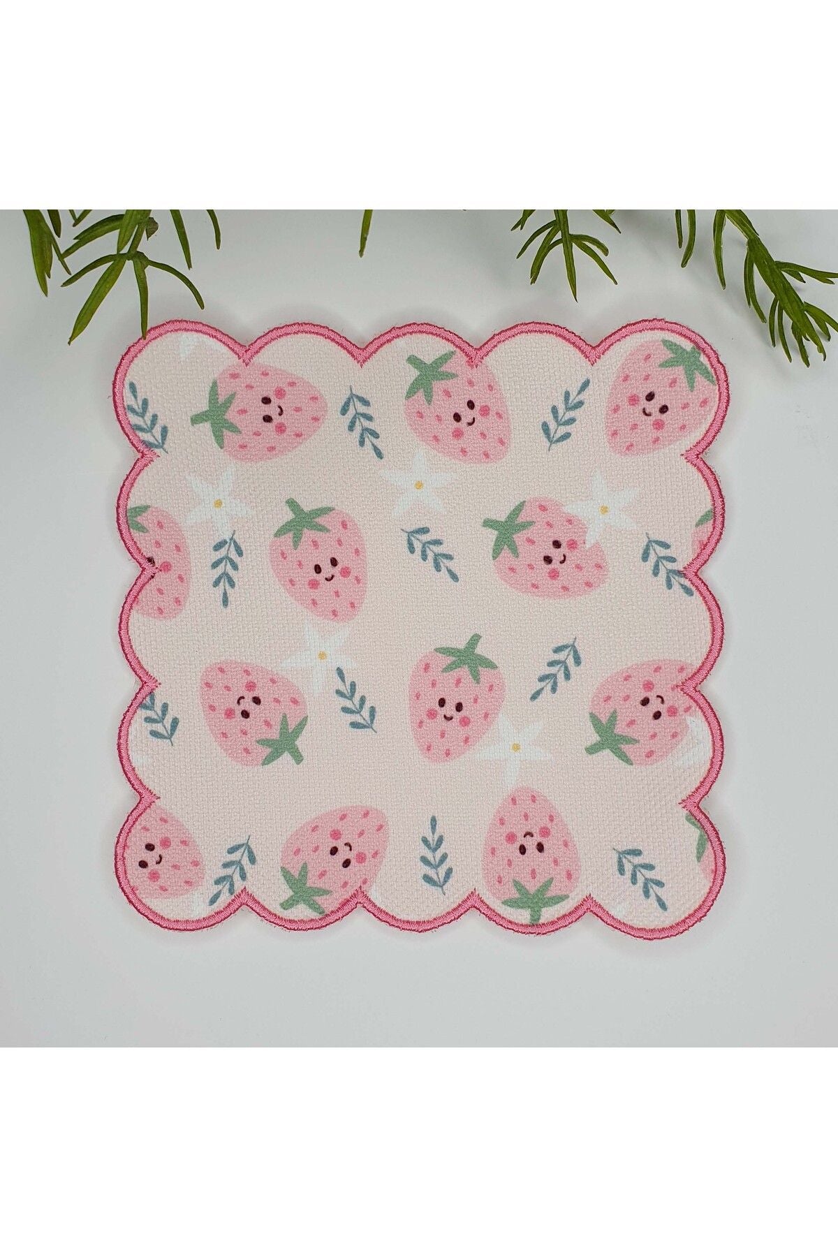 Pastel Şirin Pinterest Stili Çilek Desenli Nakış Kenar Kokteyl Peçetesi 1 Adet