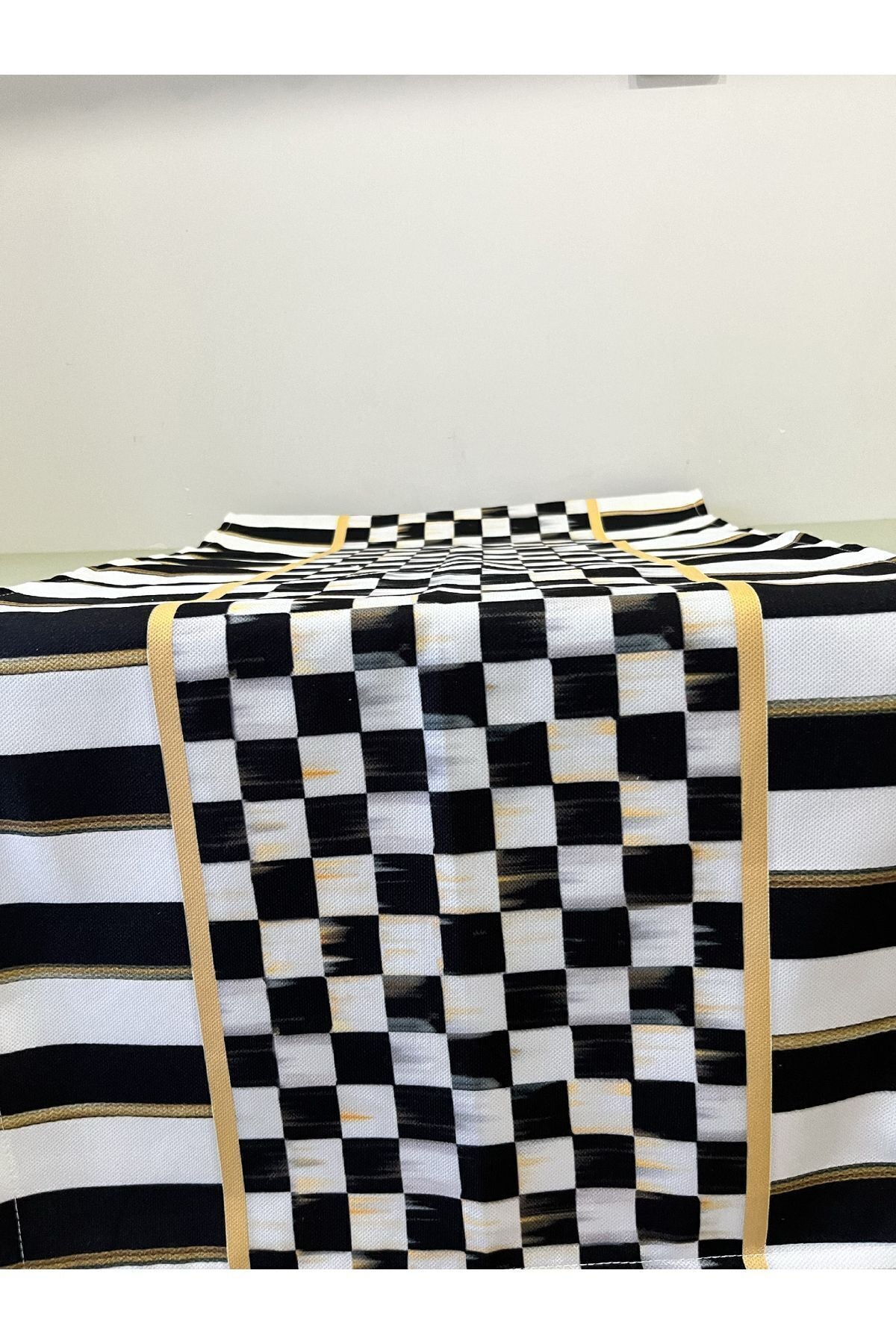 Runner Eskitme Dama Desen Kenarları Çizgi Desenli Dijital Baskılı
