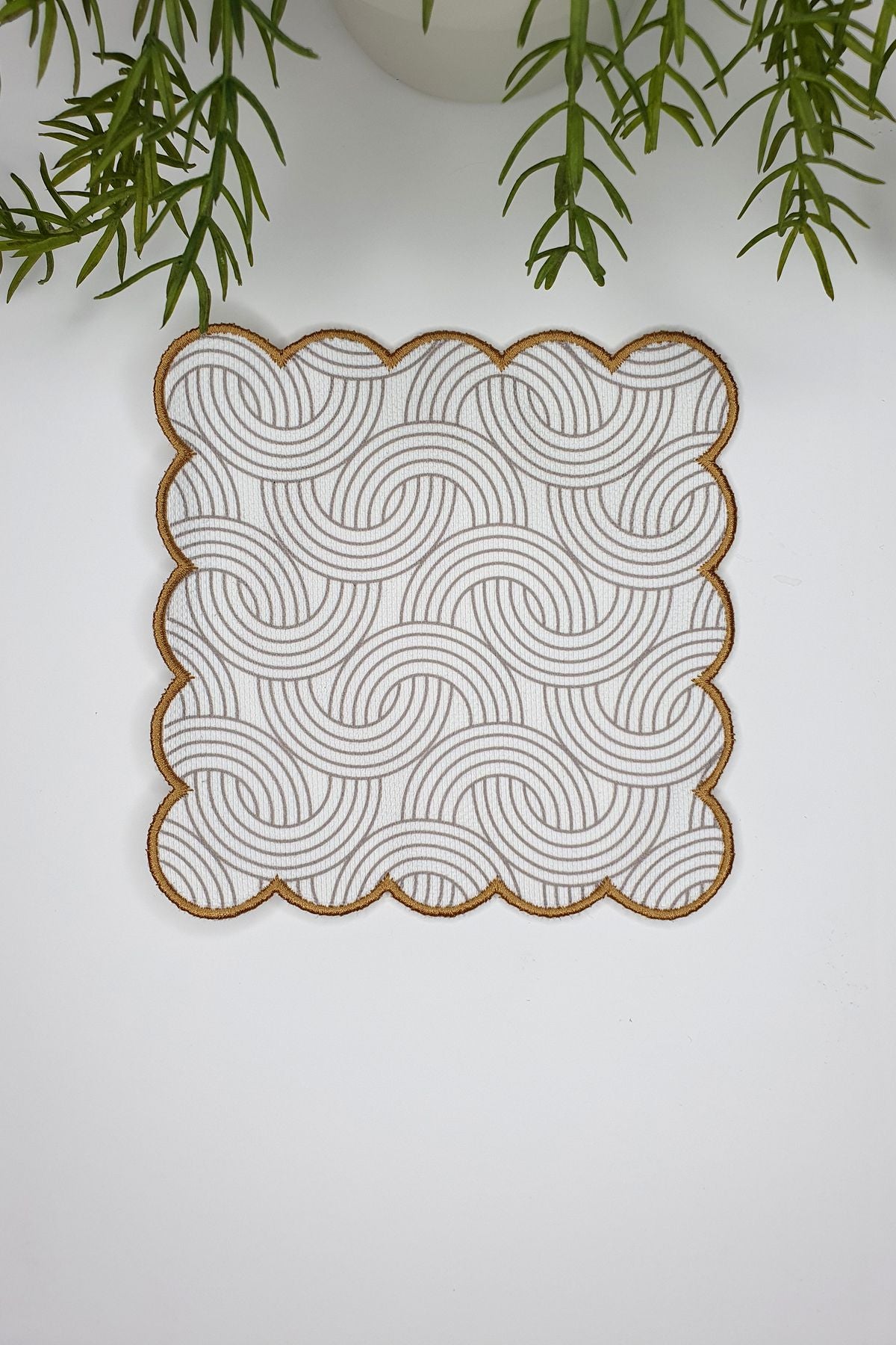 Geometrik Zincir Desenli Nakış Kenar Kumaş Kokteyl Peçetesi 1 Adet