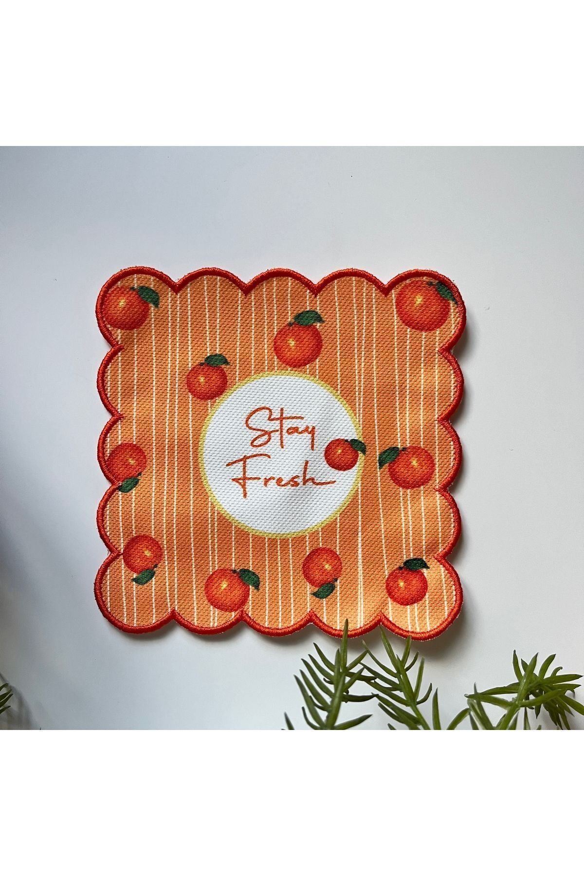 Portakal Desenli Nakışlı Dijital Baskılı, Kenarı Turuncu Nakışlı Dekoratif Kokteyl Peçeteleri