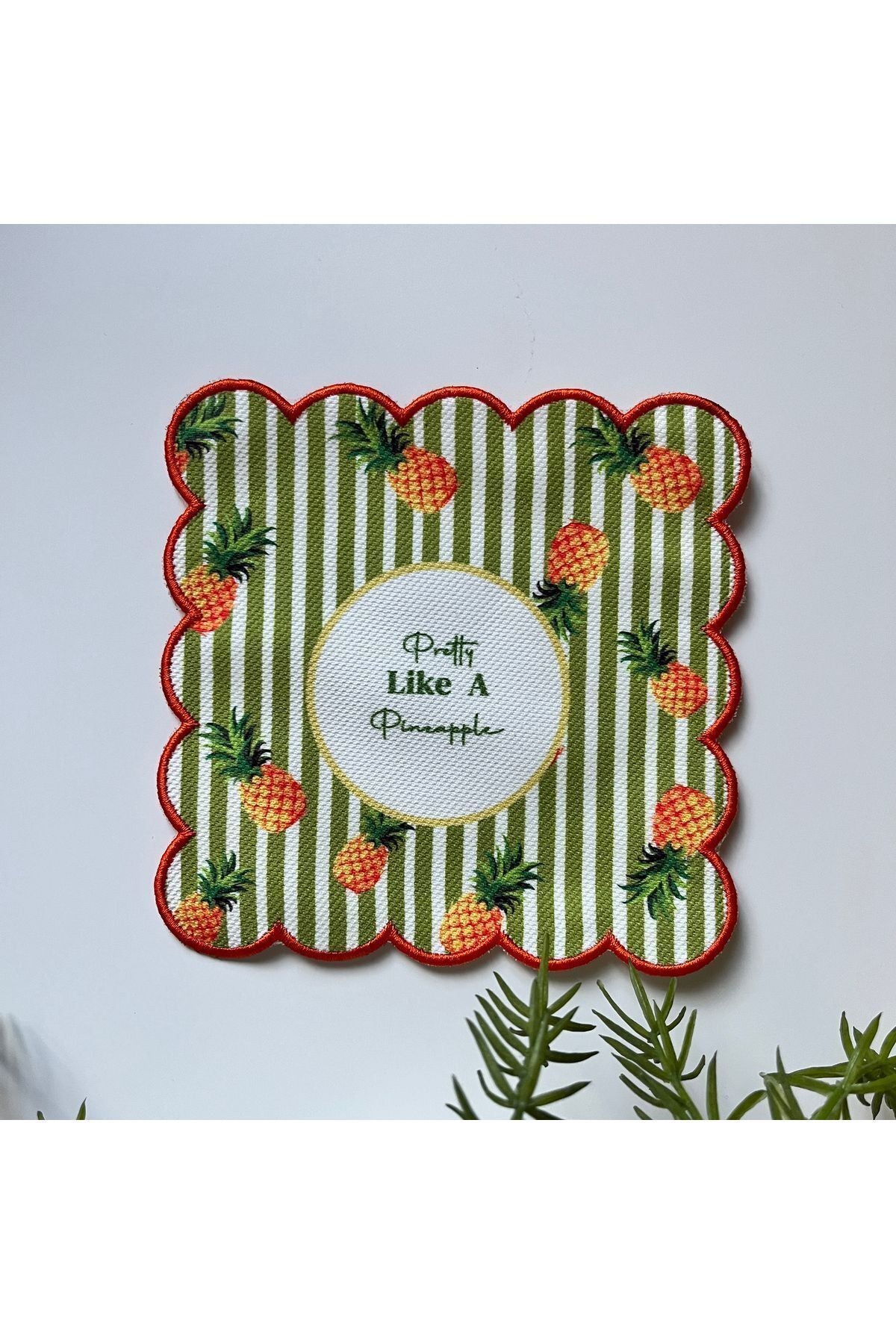 Ananas Desenli Nakışlı Dijital Baskılı, Kenarı Turuncu Nakışlı Dekoratif Kokteyl Peçeteleri