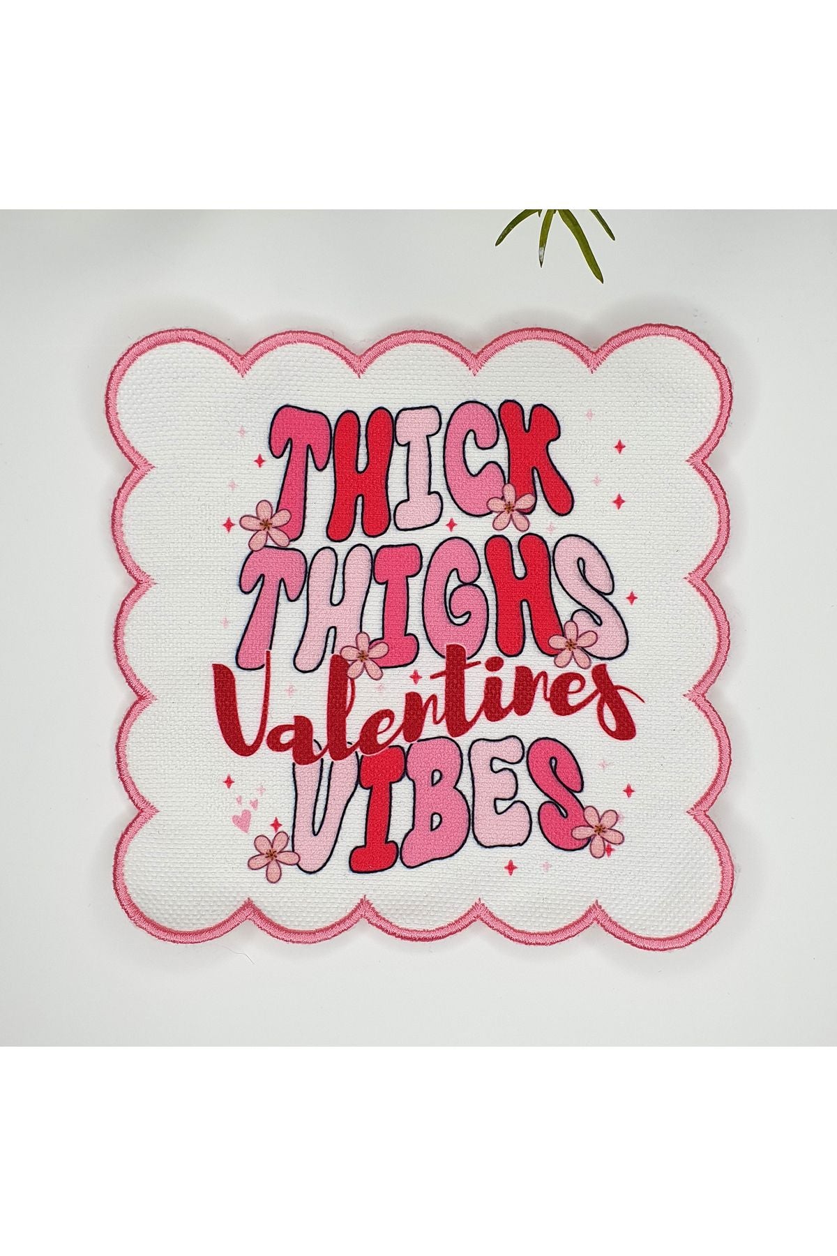 Sevgililer Günü Yazı Tasarımlı Nakış Kenar Kumaş Kokteyl Peçetesi 1 Adet