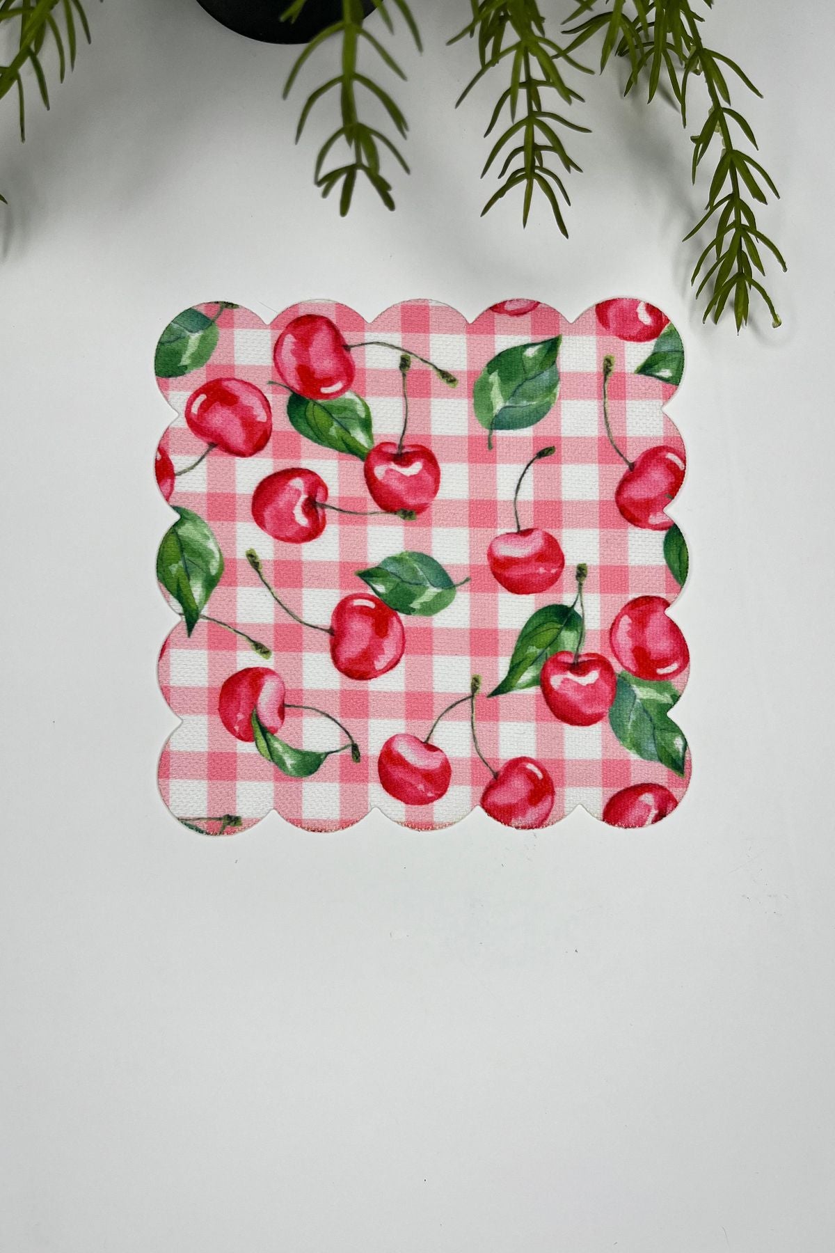 Pötikare Zemin Sulu Boya Vişne Desenli Lazer Kesim Kokteyl Peçetesi 1 Adet