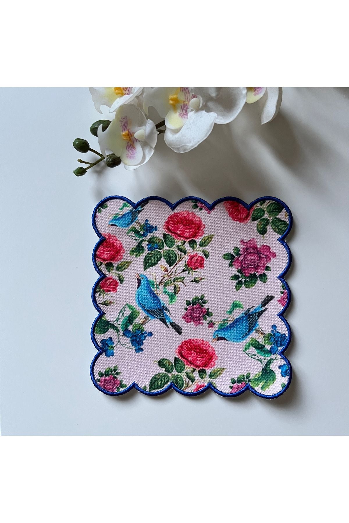 Sax Kenar Nakışlı Vanilla Kuş Desenli Dijital Baskılı, Kenarı Nakışlı Dekoratif Kokteyl Peçeteleri