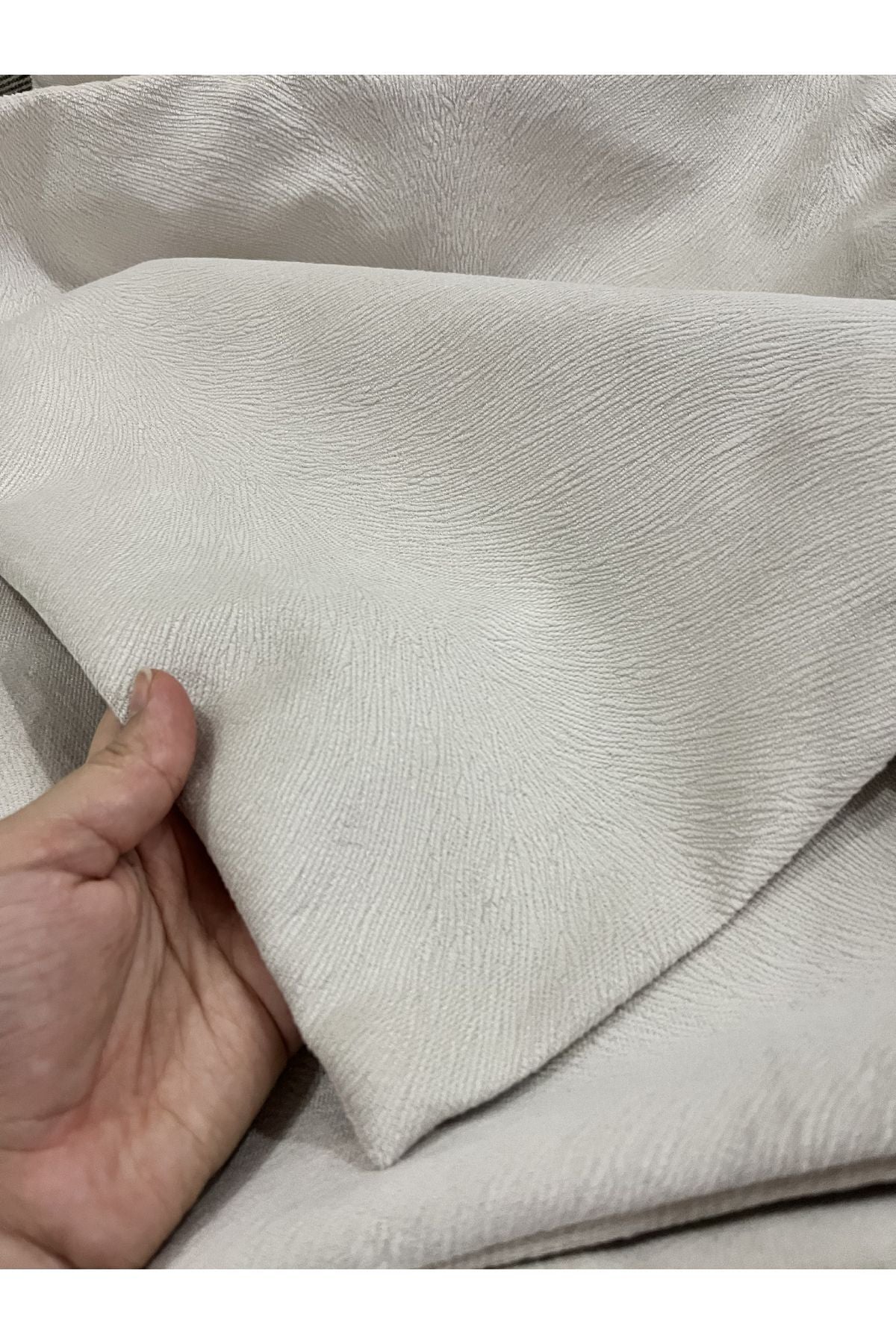 Pastel Gri Tay Tüyü Kadife Kırlent Kılıfı
