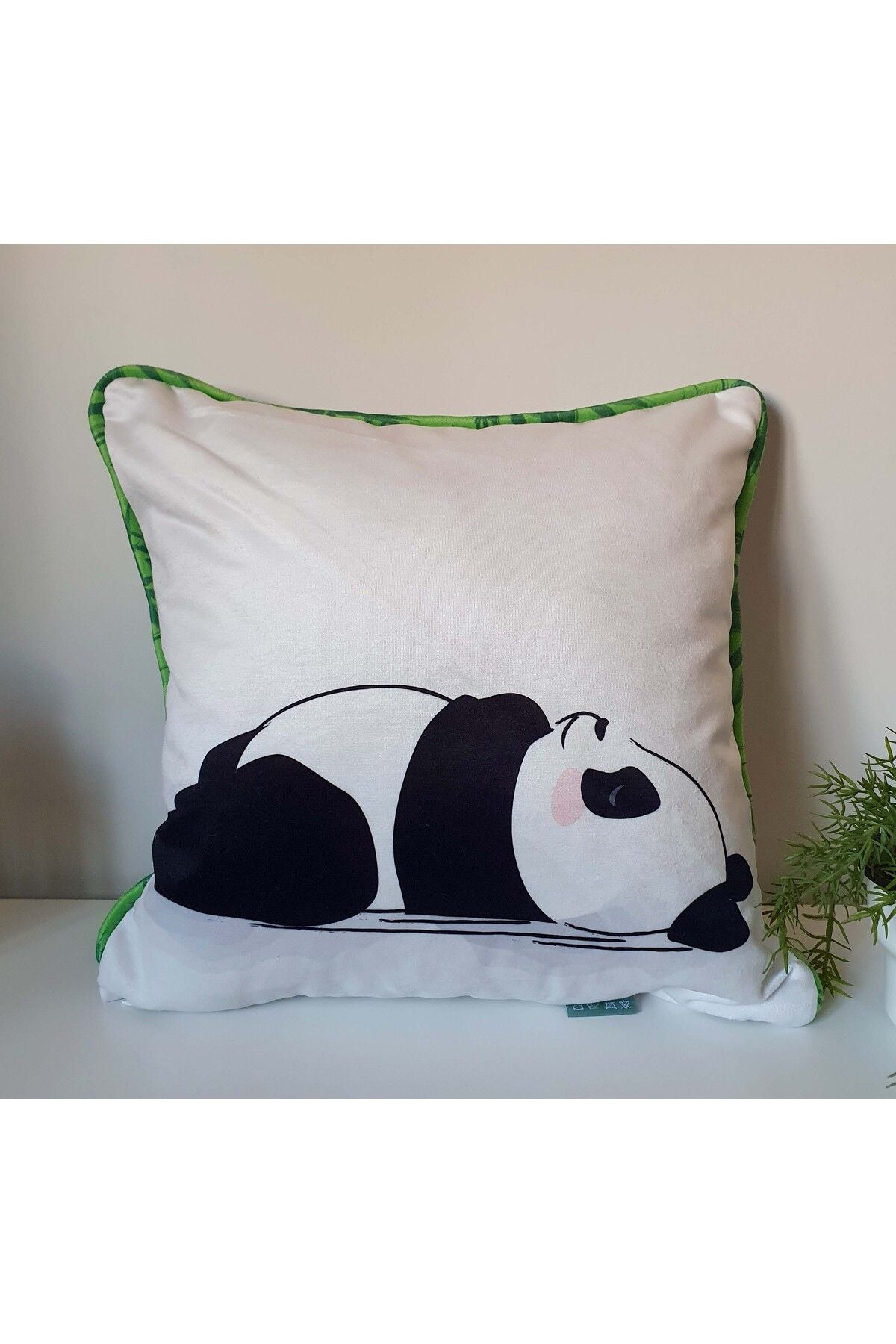 Uykucu Panda Desenli Bambu Fitil Tasarımlı Kadife Kırlent Kılıfı