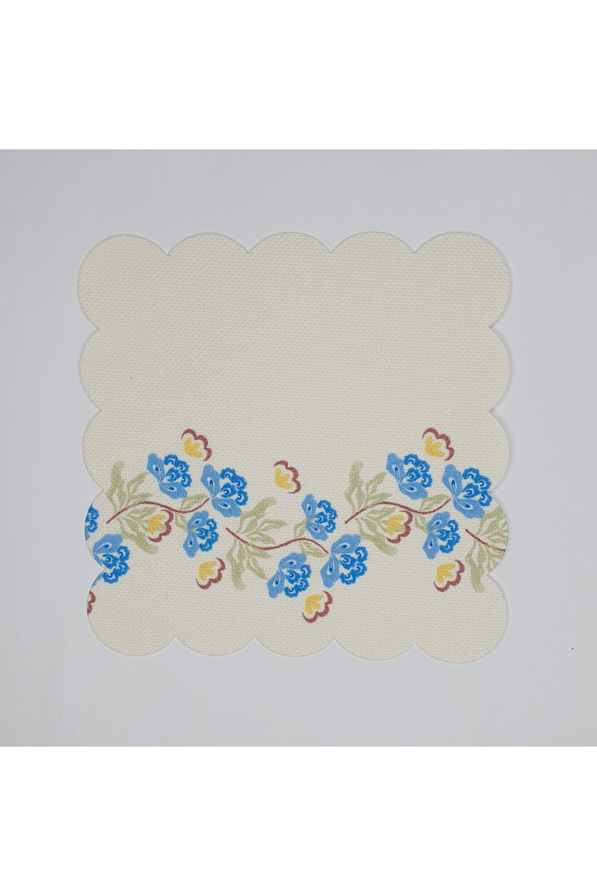 Zarif Şerit Çiçek Desenli Lazer Kesim Kokteyl Peçetesi