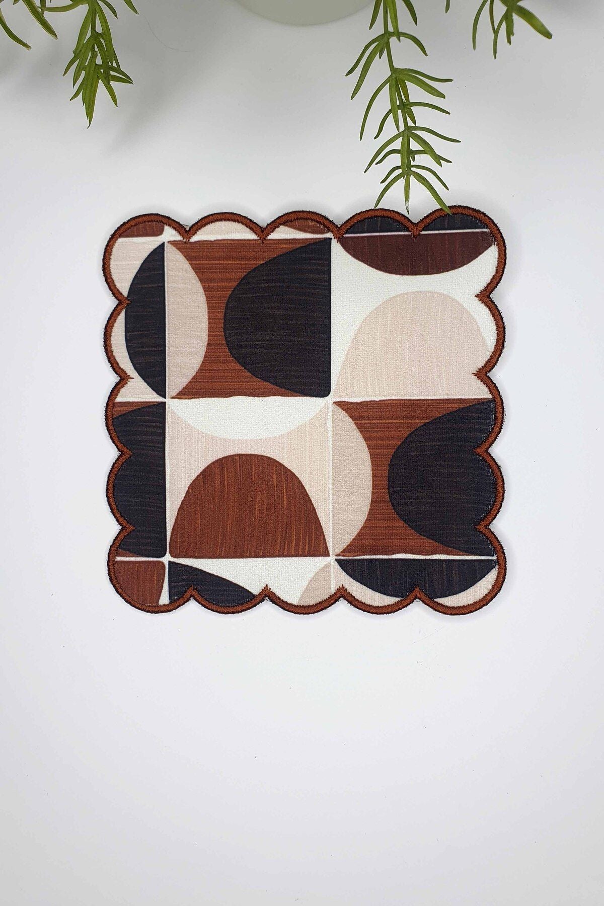 Retro Geometrik Kiremit Tonlu Nakış Kenar Kokteyl Peçetesi 1 Adet