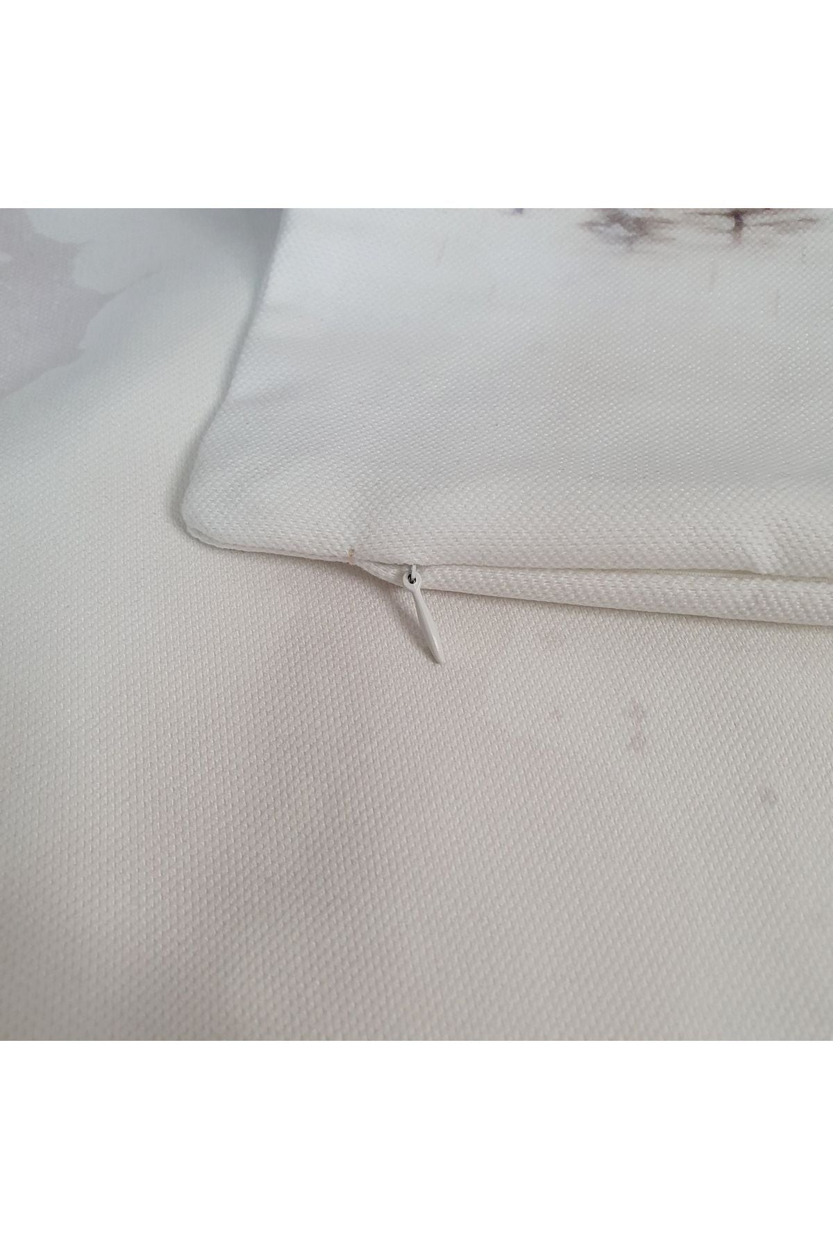 Soft Pastel Sulu Boya Kar Manzara Desenli Kırlent Kılıfı