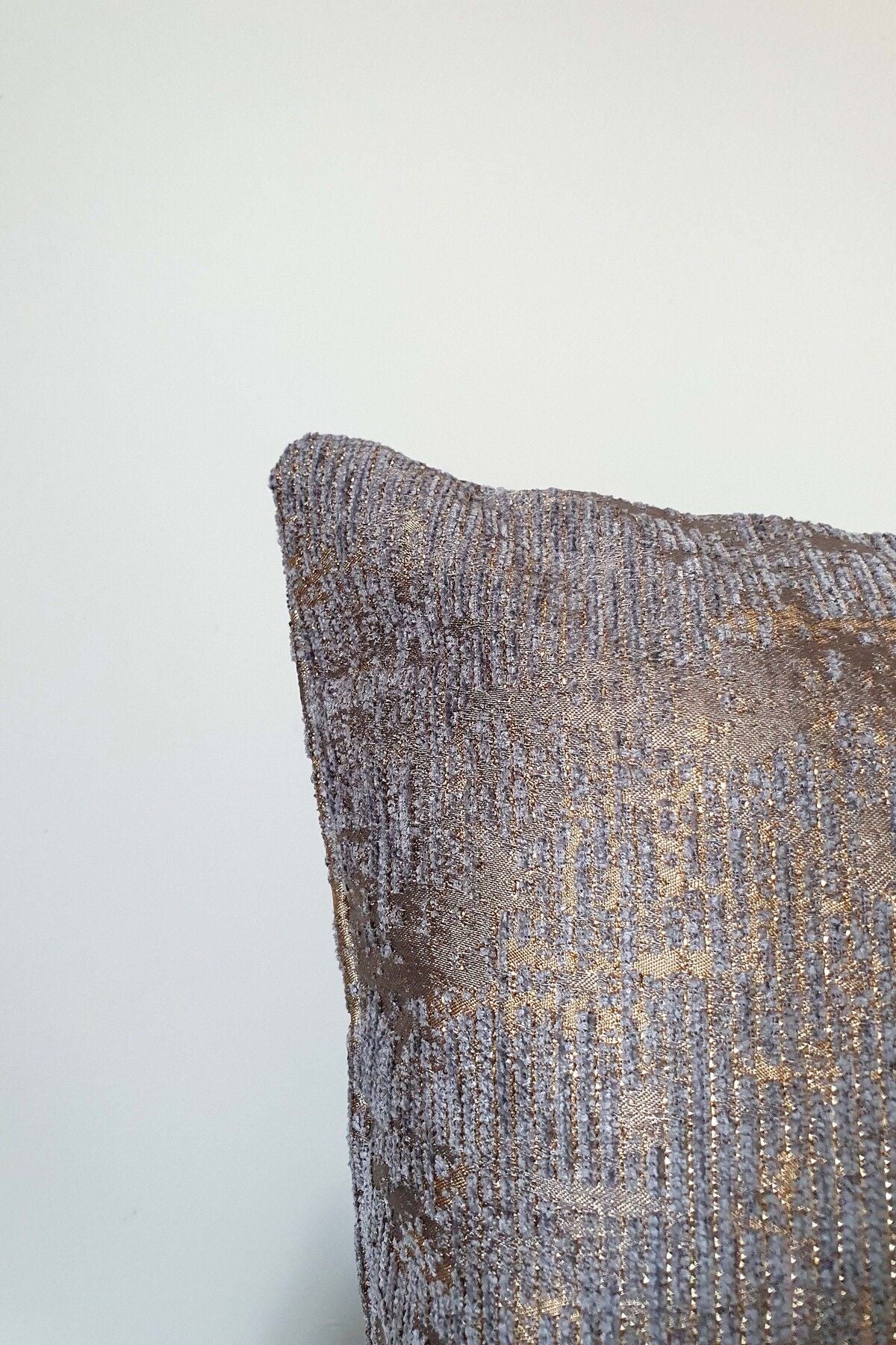 Metalik Dokulu Koyu Kırlent Kılıfı 43x43cm