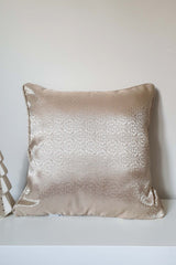 Şampanya Jakarlı Saten Fitilli Kırlent Kılıfı 43x43cm