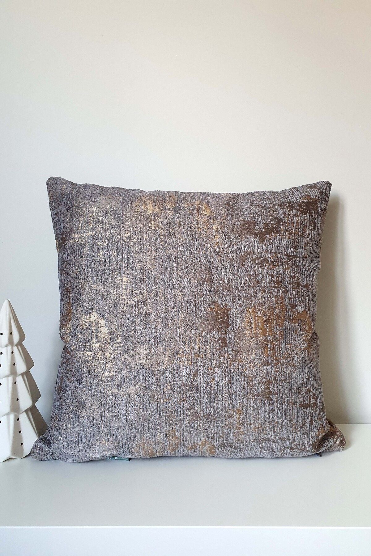 Metalik Dokulu Koyu Kırlent Kılıfı 43x43cm
