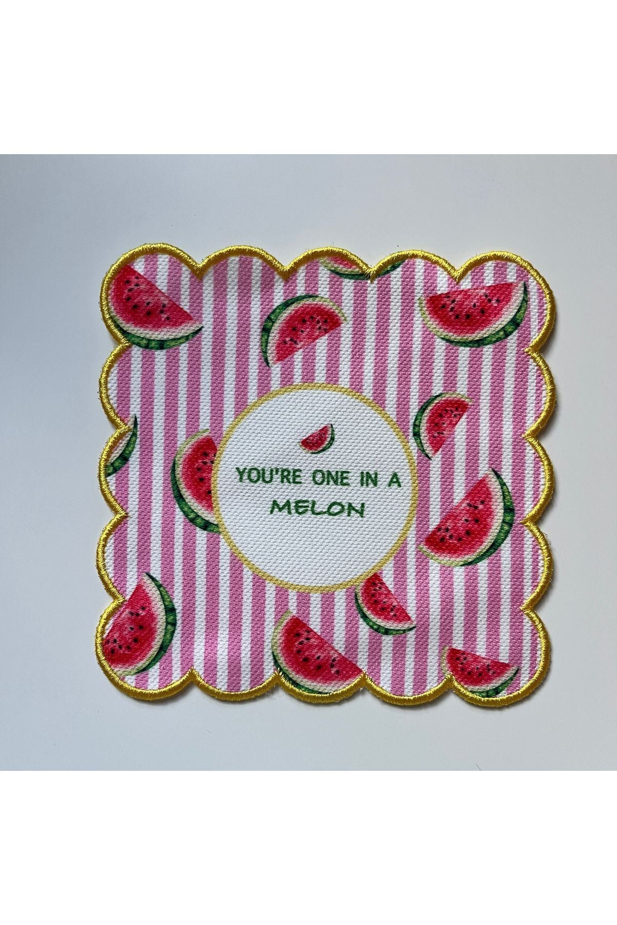 Karpuz Desenli Nakışlı Dijital Baskılı, Kenarı Sarı Nakışlı Dekoratif Kokteyl Peçeteleri