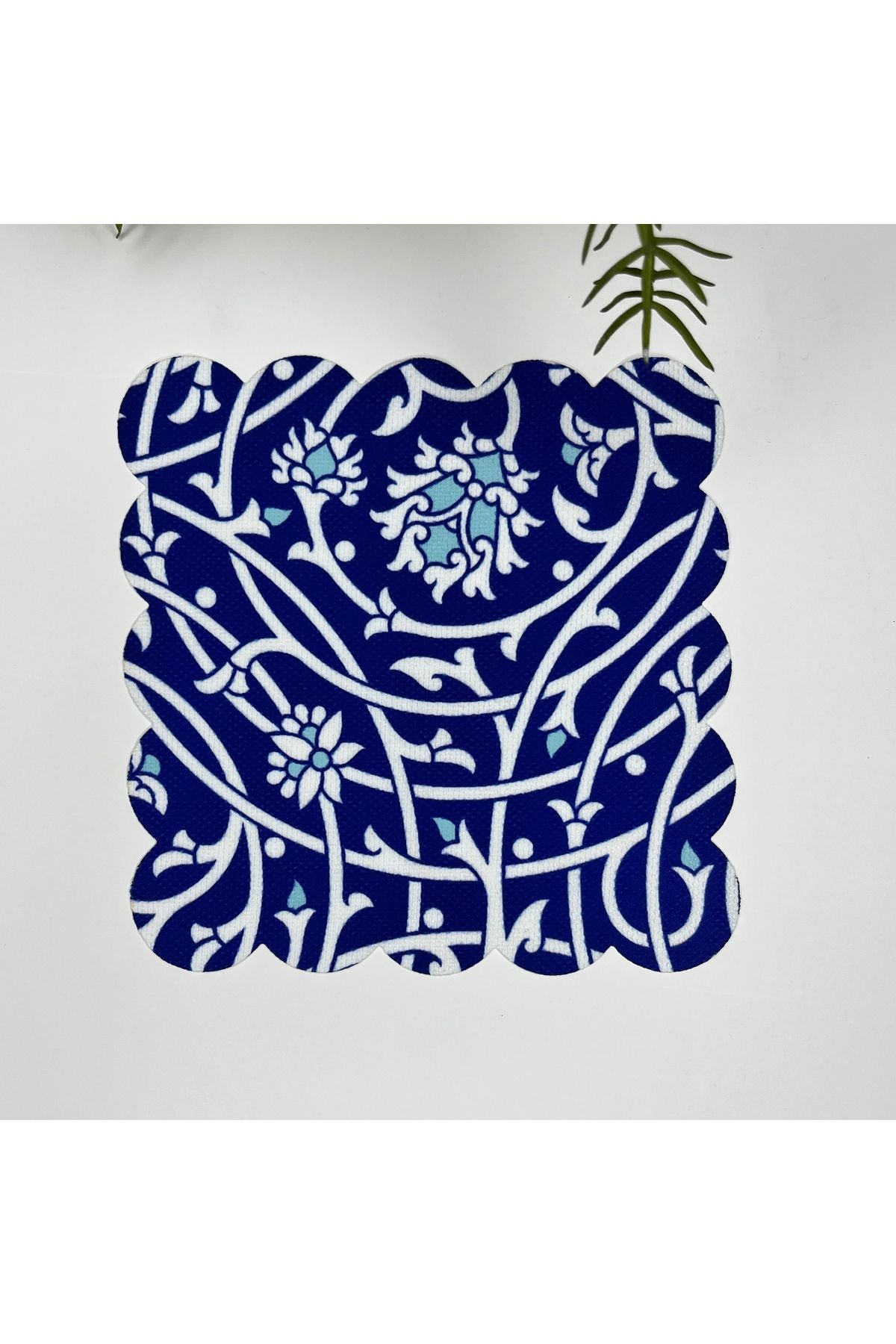 Mavi Zemin Oryantal Çini Çiçek Desenli  Lazer Kesim Kumaş Kokteyl Peçetesi 1 Adet