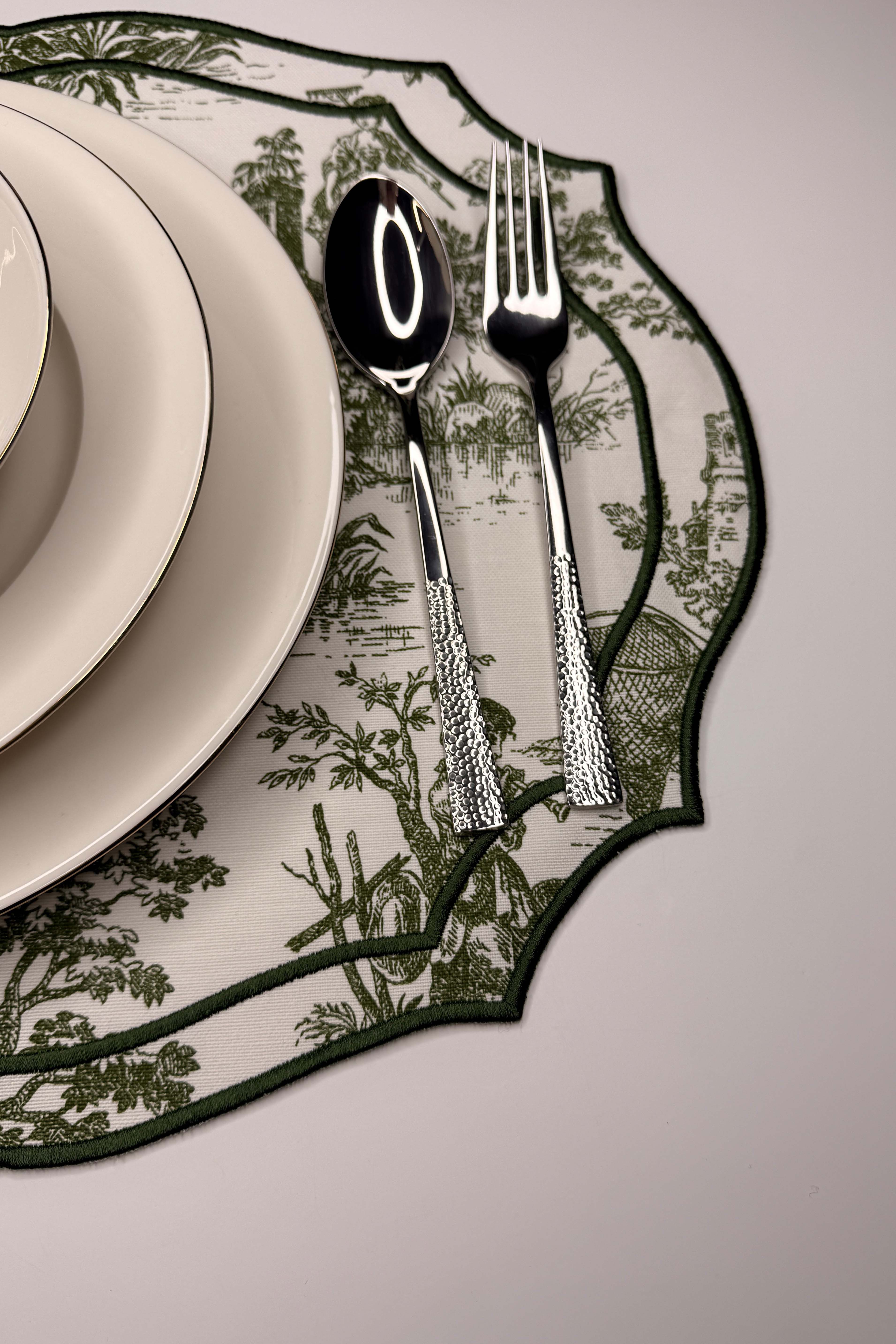 Pastoral Yeşil Toile Desenli Nakışlı Amerikan Servis 2 Adet