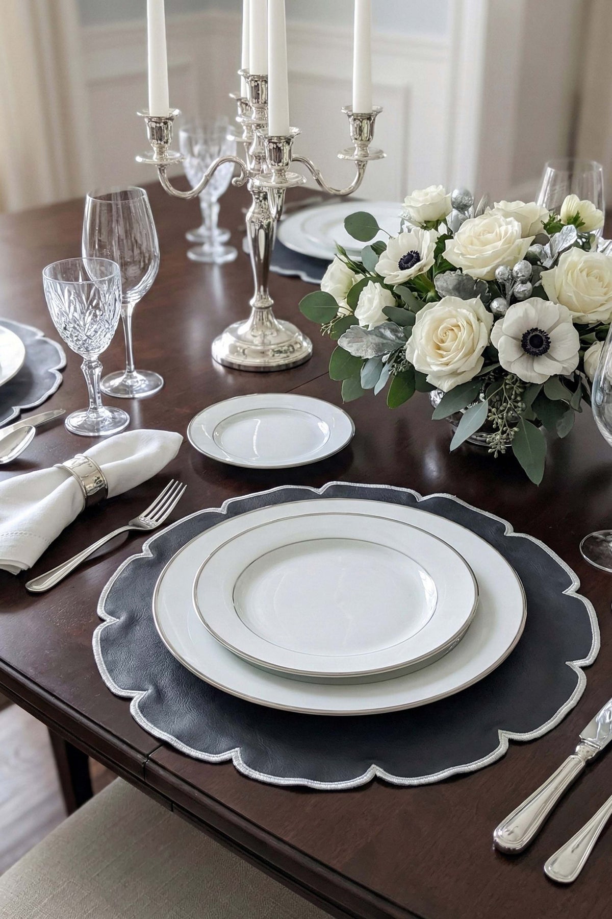 Petal Siyah Suni Deri Nakışlı Amerikan Servis 2 Adet