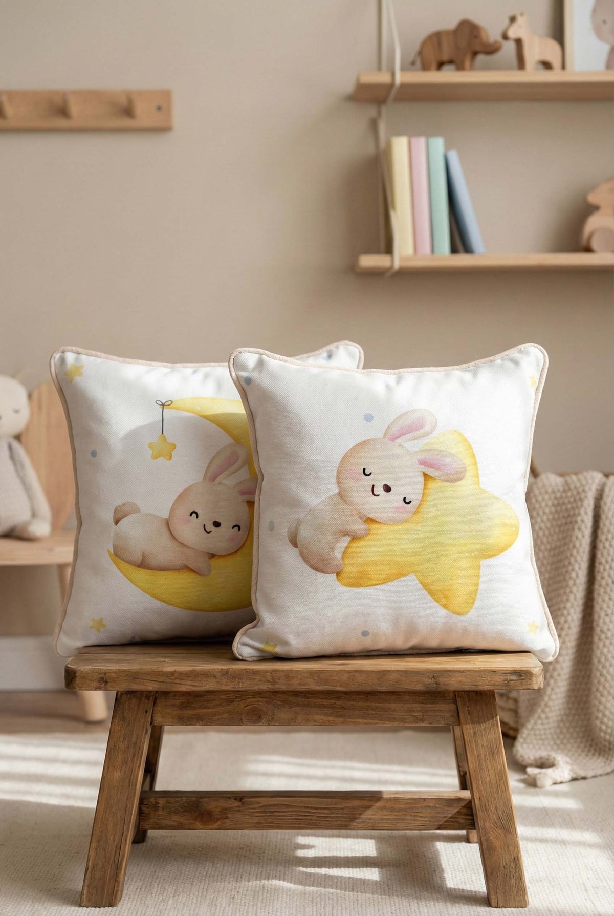 Moon & Star Bunnies – İkili Set Petek Dokulu İç Dolgulu Çocuk Kırlenti (32x32 cm)