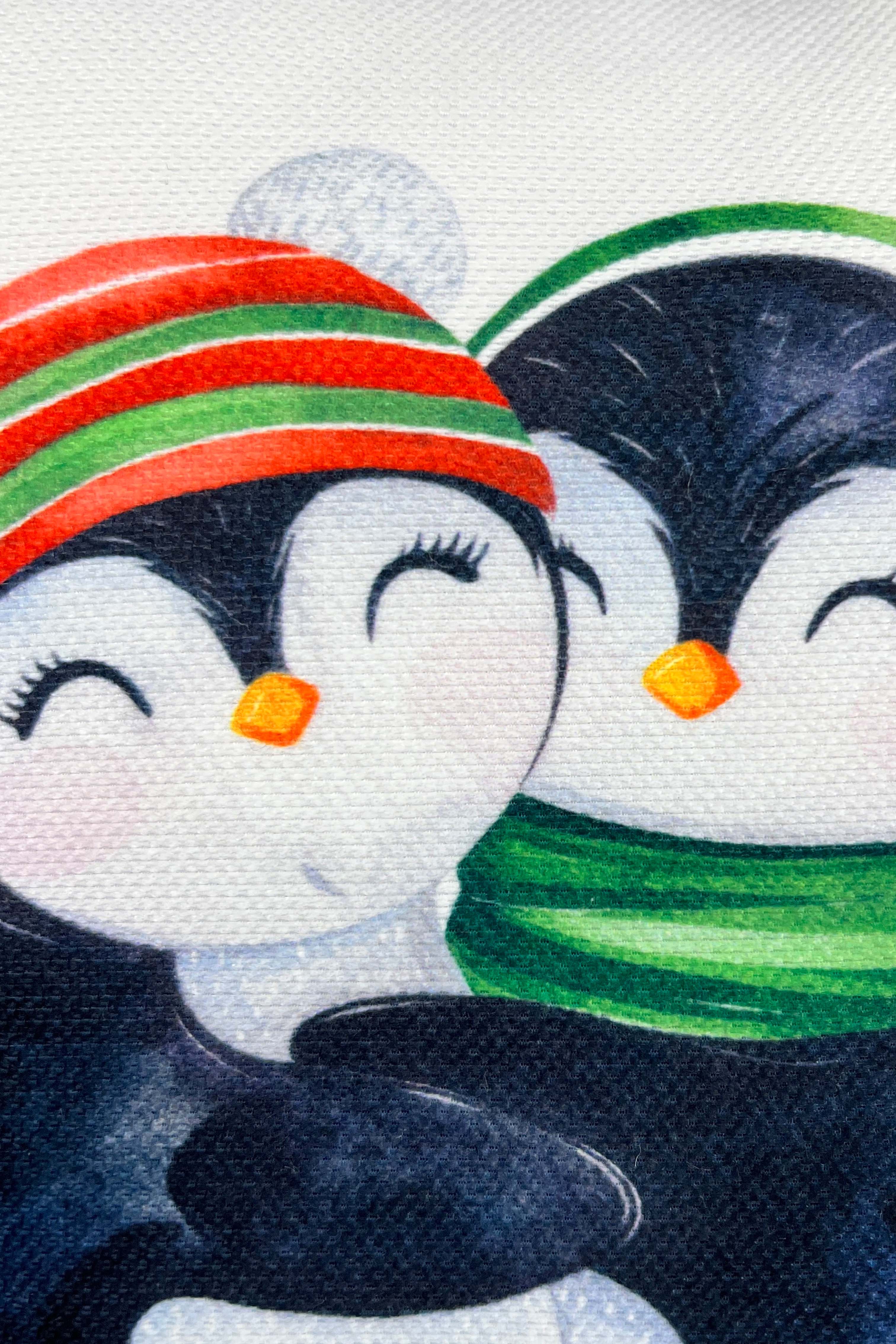 Penguin Hug – Penguen Temalı İç Dolgulu Petek Dokulu Çocuk Kırlenti (32x32 cm)