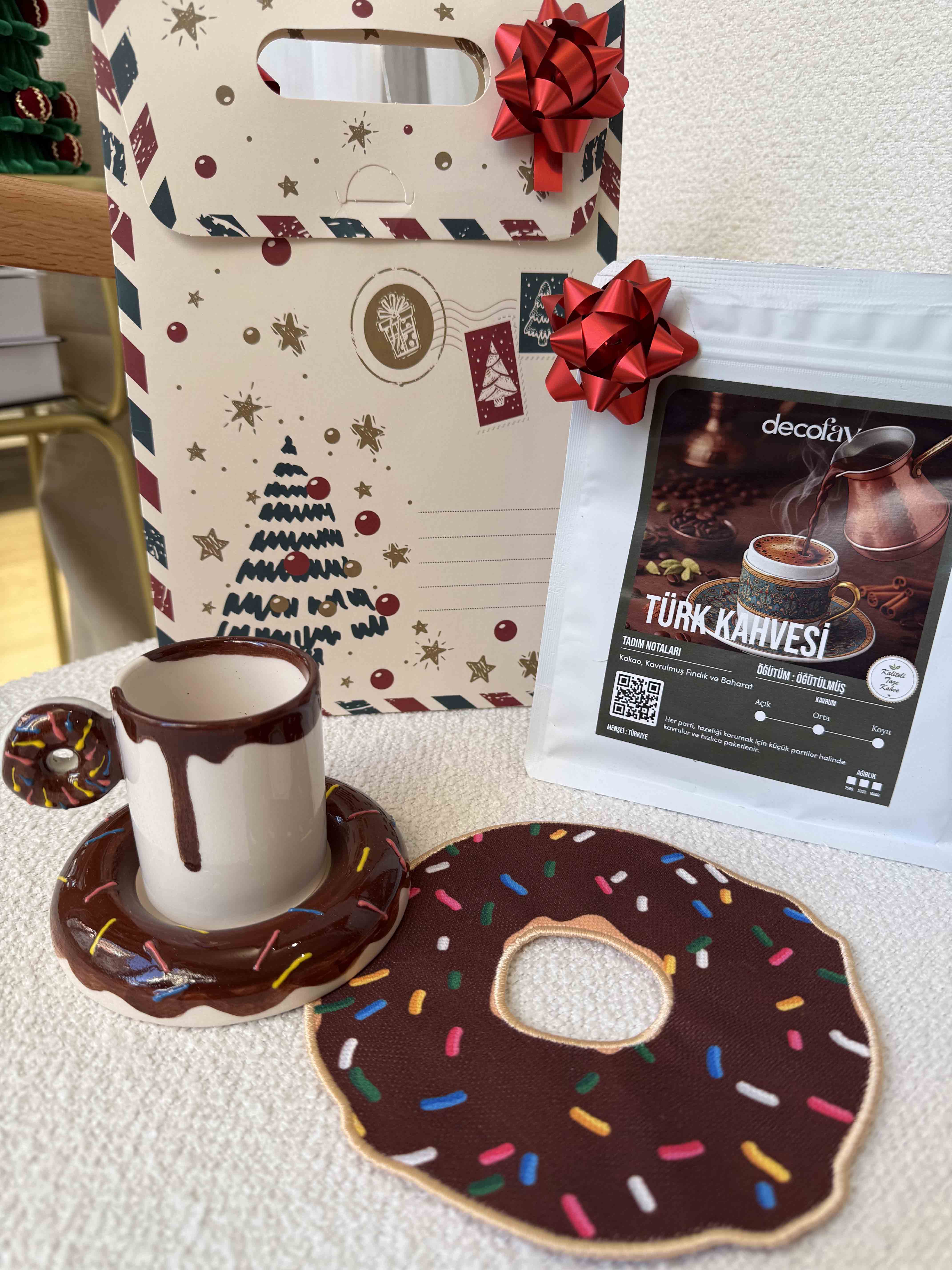 Donut Kahverengi Kahve, Fincan ve Kokteyl Peçetesi Hediye Seti