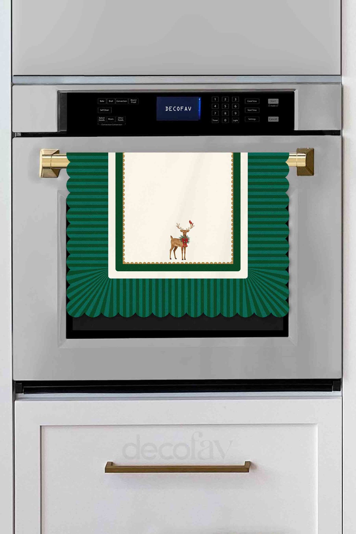 Winter Whispers Yeşil – Ren Geyiği ve Kırmızı Kuş Lazer Kesim Fırın Örtüsü - 43x55cm