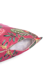 Pembe Zemin Botanik Çiçekler Tasarımlı Kırlent Kılıfı - 43x43 cm, Gizli Fermuarlı
