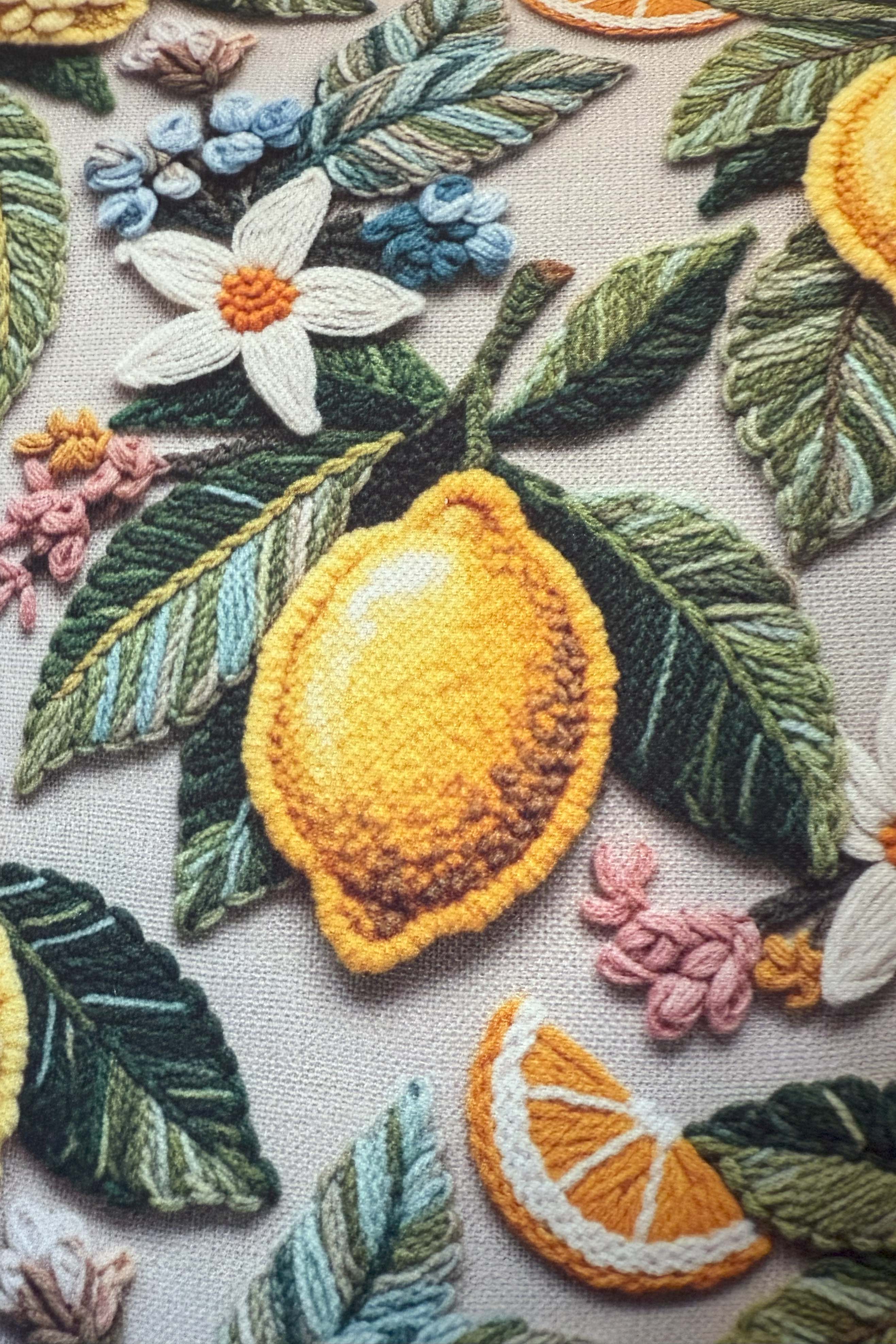 Limonlar ve Yaprak Desenli Kırlent Kılıfı 3D Punch Nakış Efekt Dijital Baskılı 43x43cm