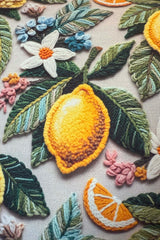 Limonlar ve Yaprak Desenli Kırlent Kılıfı 3D Punch Nakış Efekt Dijital Baskılı 43x43cm
