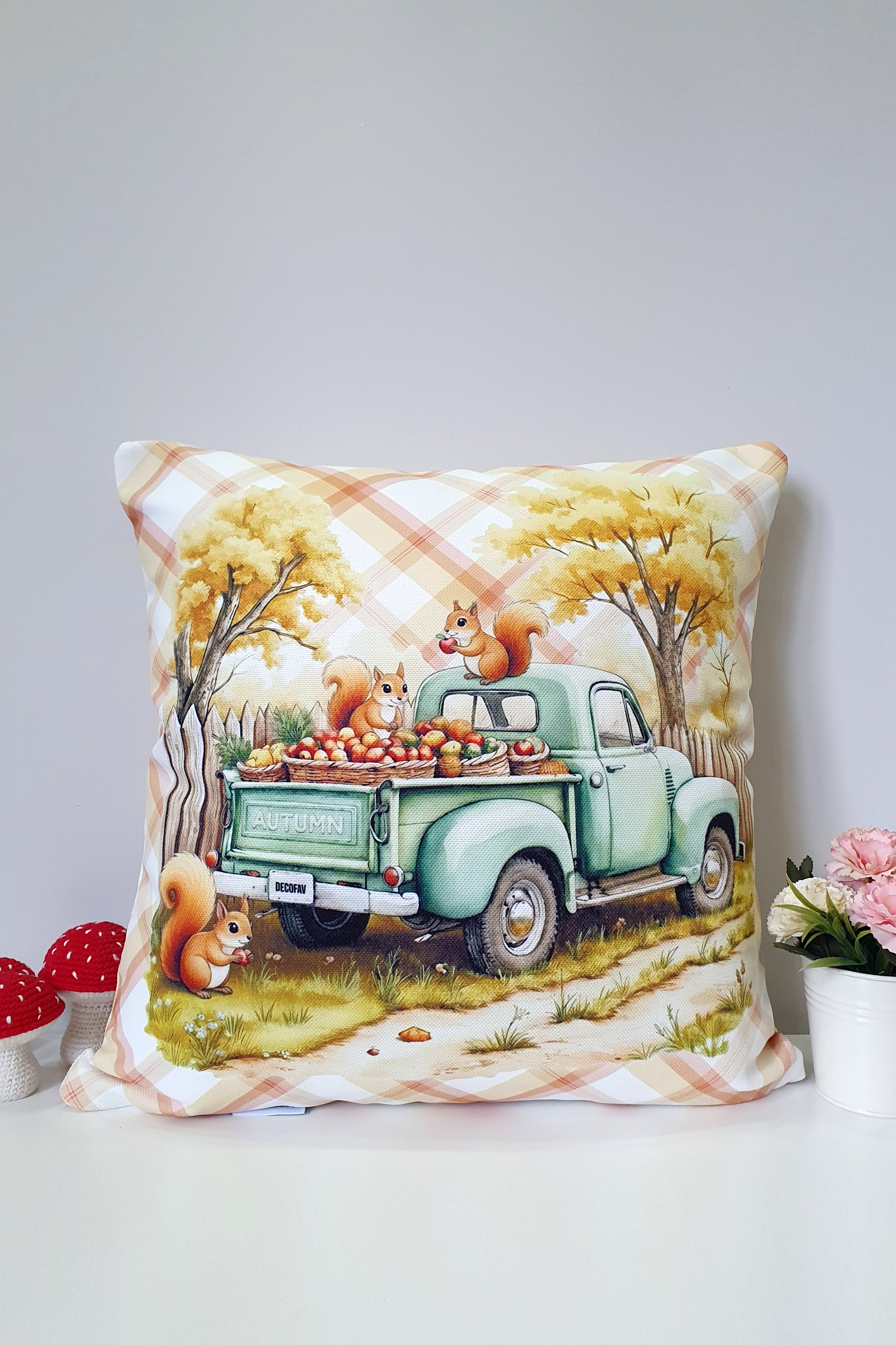 Sonbahar Yolculuğu Vintage Kamyonetli Kırlent Kılıfı - 43x43cm