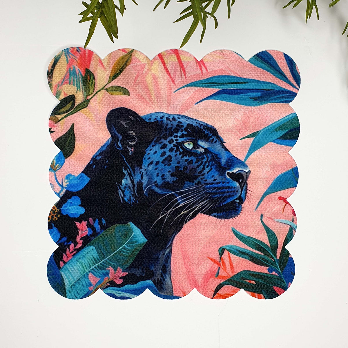 Pembe Zemin Tropikal Yapraklar ve Jaguar Tasarımlı Kumaş Kokteyl Peçetesi 1 Adet