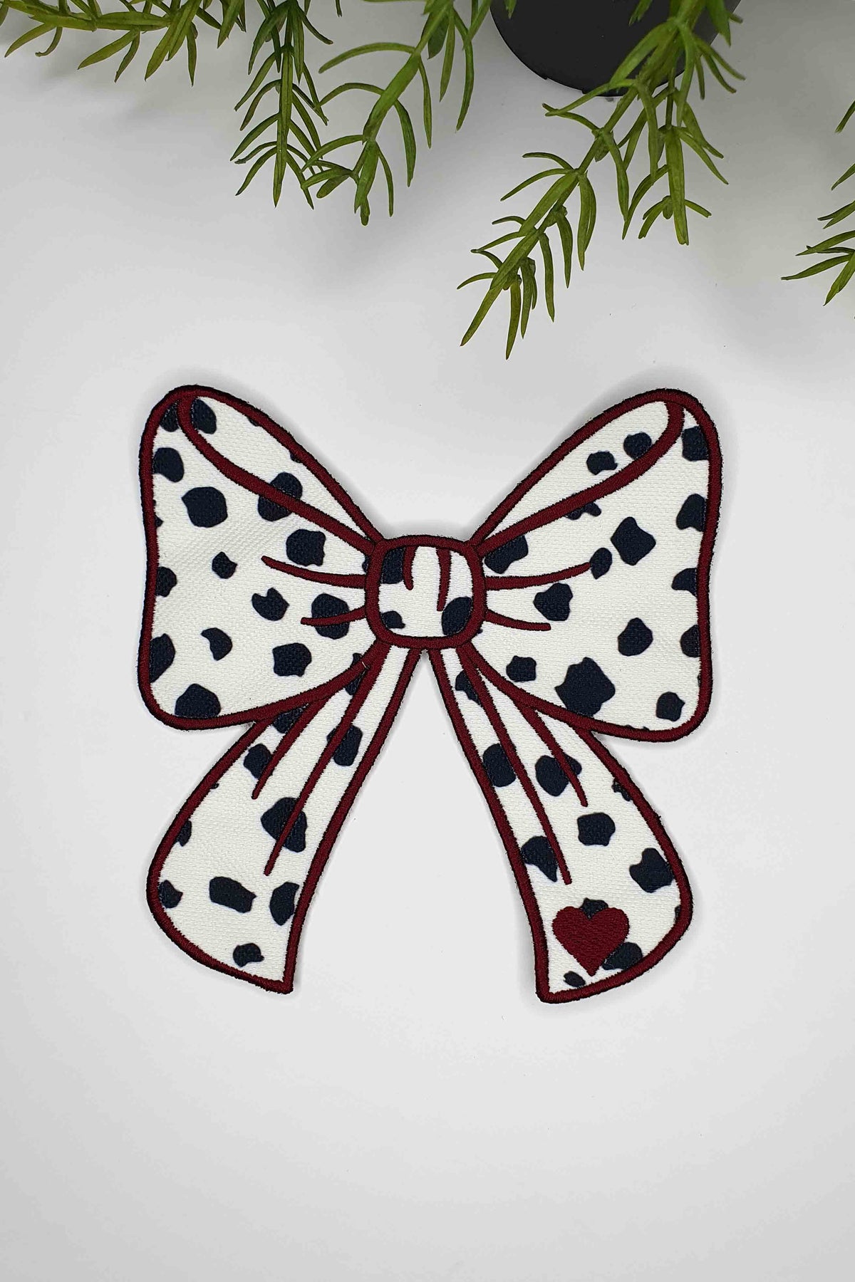 Kurdele Şeklinde Benekli Nakışlı Kokteyl Peçetesi 1 Adet