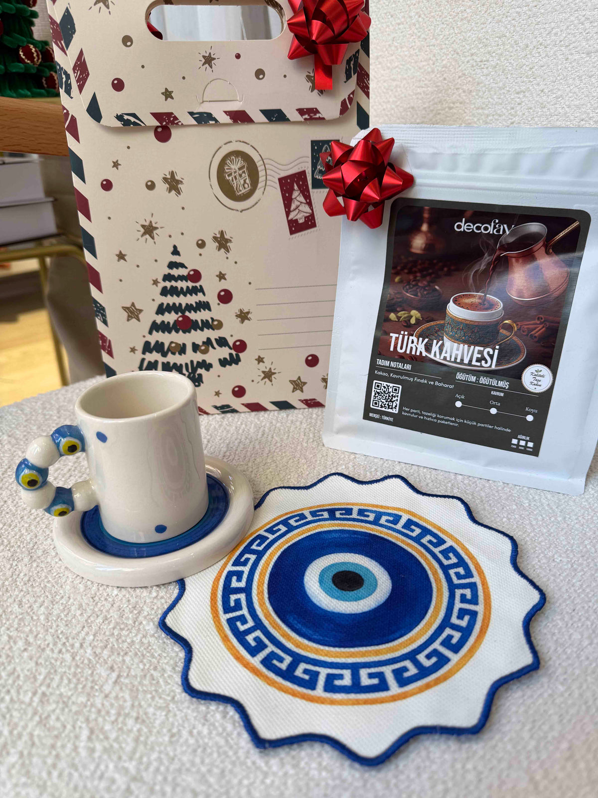 Nazar Boncuğu Kahve, Puanlı Fincan ve Kokteyl Peçetesi Hediye Seti
