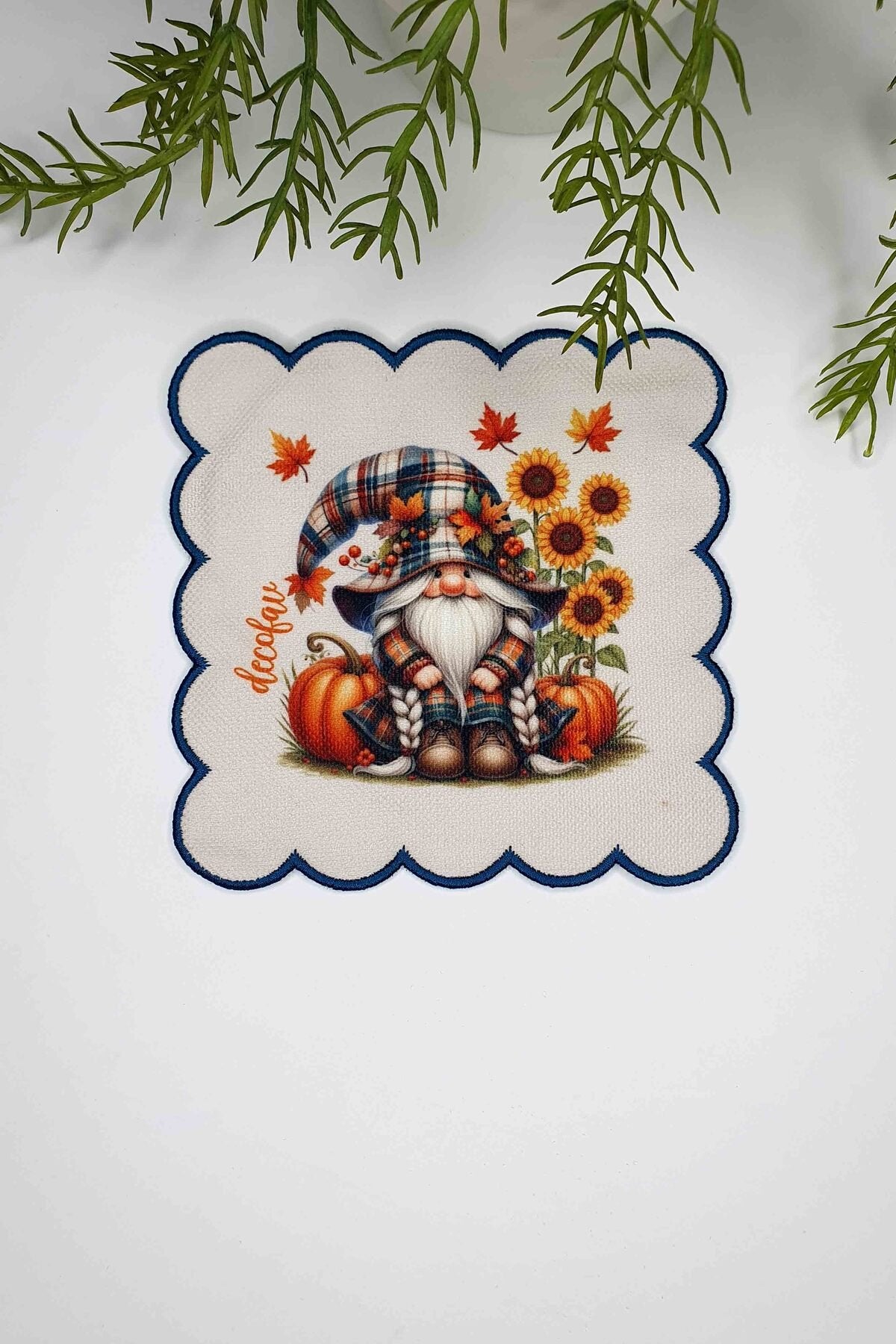 Pumpkin Gnome - Kabaklı Şirin Cüce Tasarım Nakış Kenar Kokteyl Peçetesi 1 Adet - Decofav | Kırlent, Sofra Tekstili, Kumaş