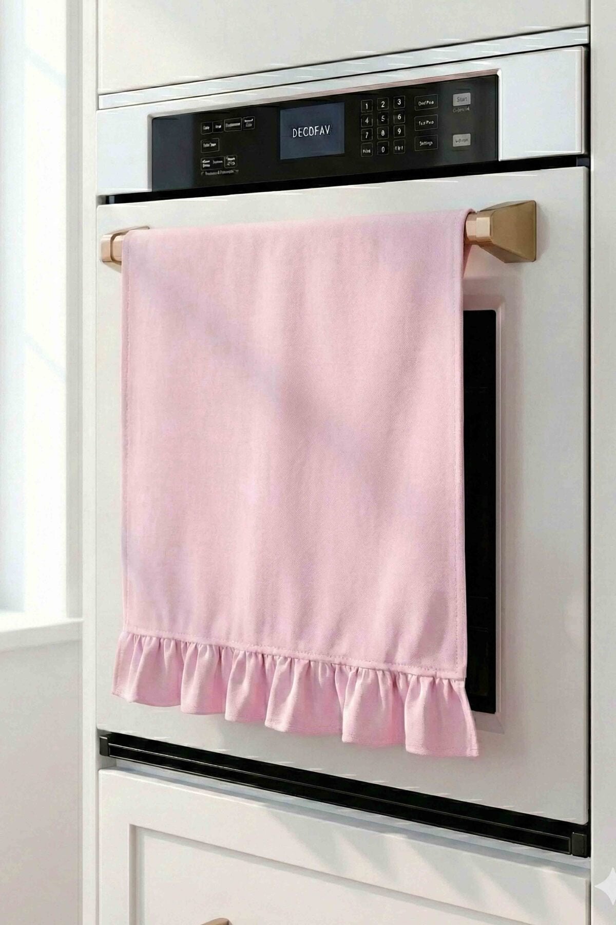 Dekoratif Fırfırlı Pembe Fırın Örtüsü – Su İtici Pamuk Karışımlı 43x50 cm