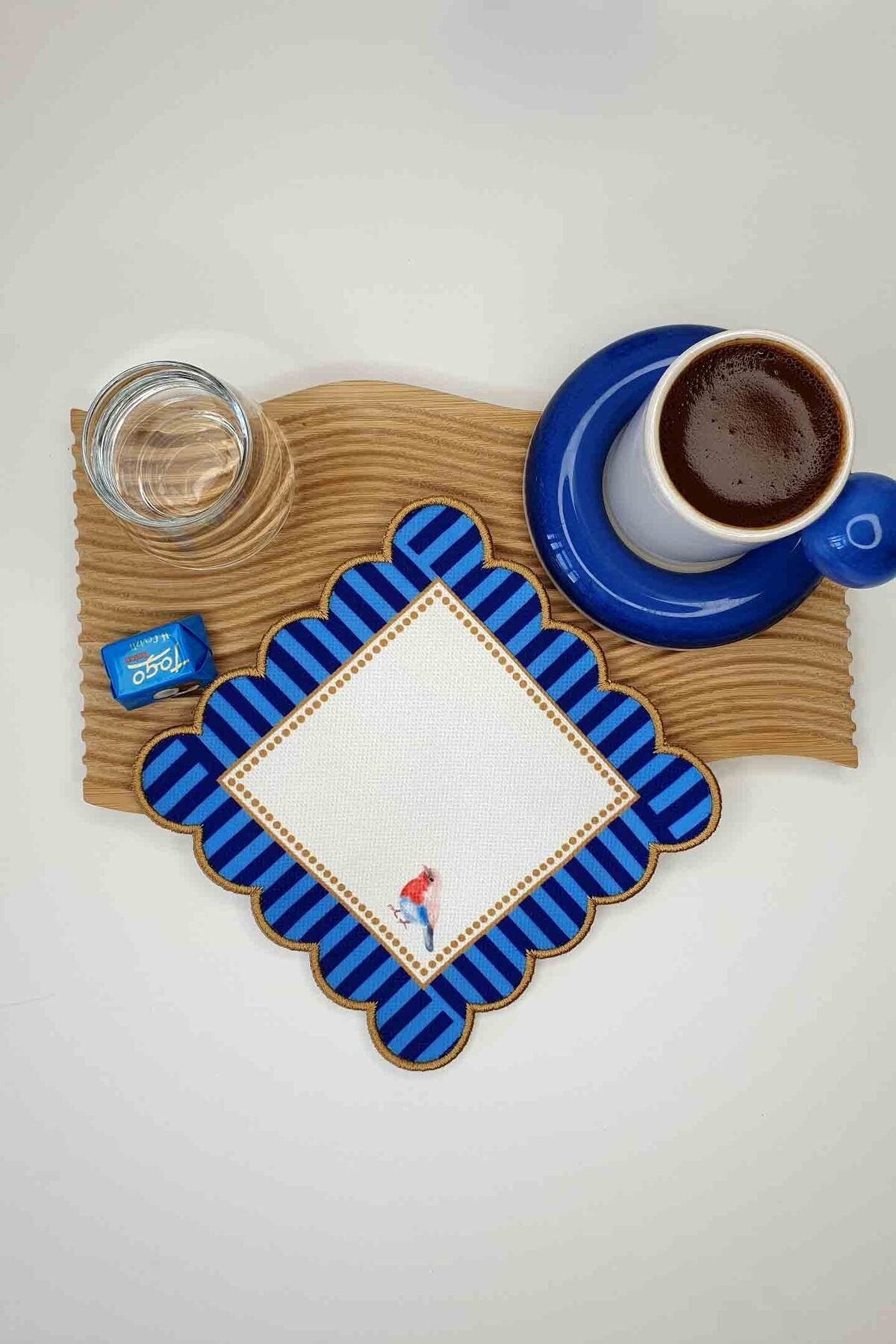 Dekoratif Mavi Kenar Kuş Desenli Dijital Baskılı Nakışlı Kokteyl Peçetesi 1 Adet