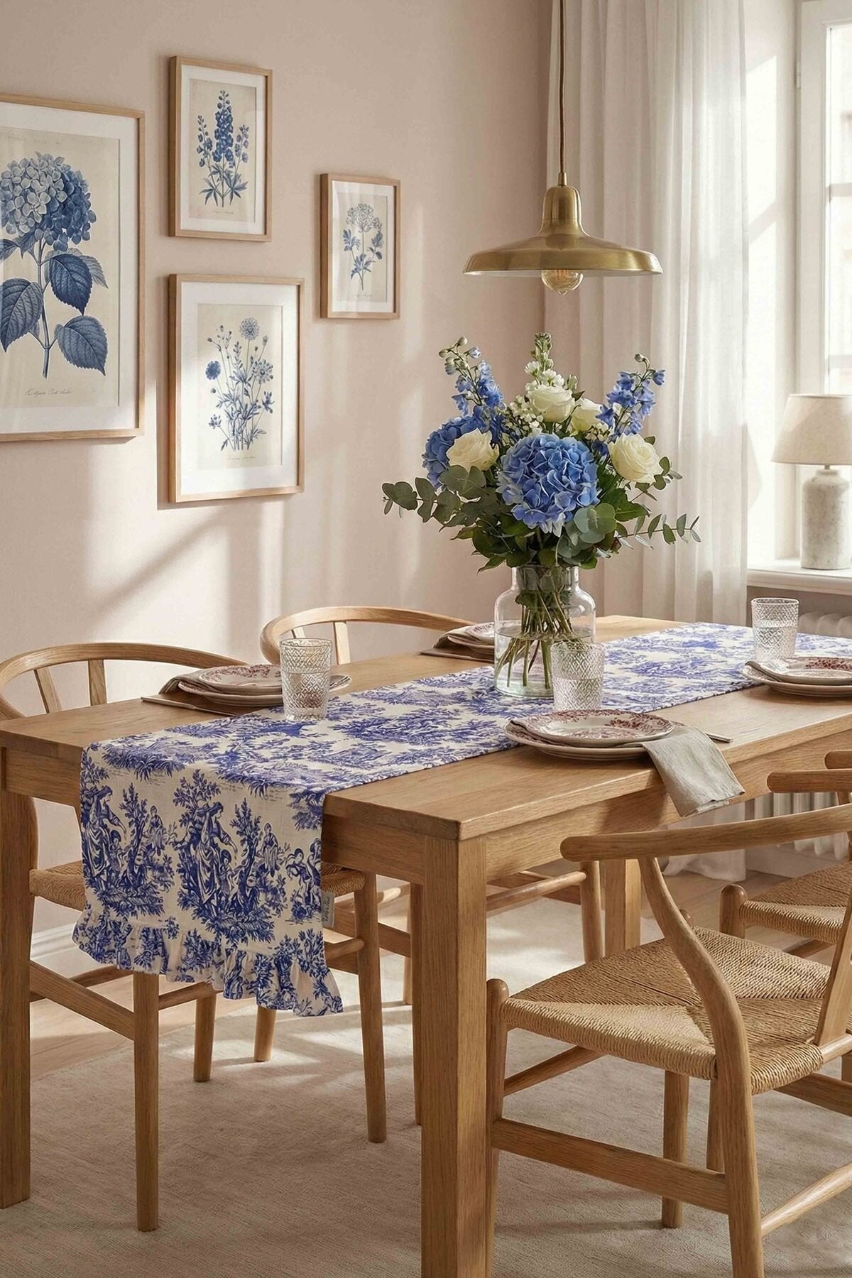 Dekoratif Fırfırlı Saks Toile Runner – Su İtici Pamuk Karışımlı 140x45 cm