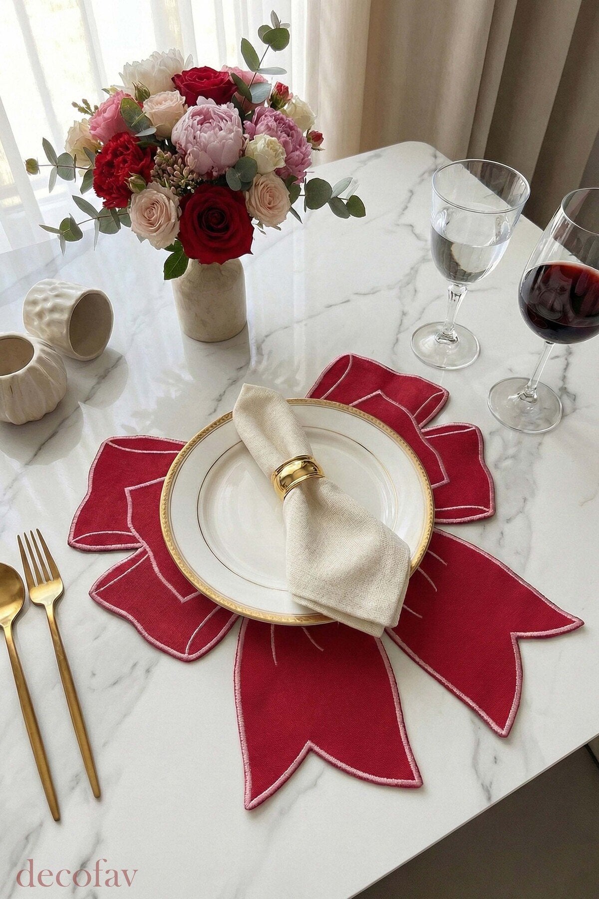 Bow Kırmızı Kumaş Fiyonk Form Pembe Nakışlı Amerikan Servis 35x39 cm- 1 Adet