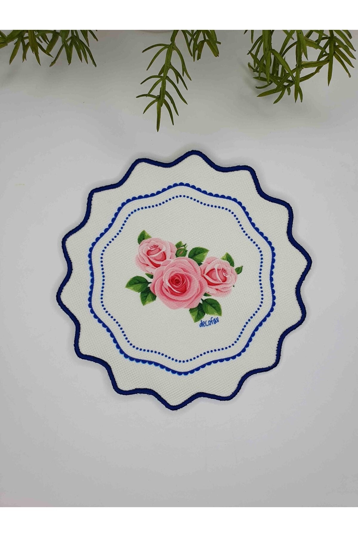 Blooming Rose Elegance Desenli Nakış Kenar Kokteyl Peçetesi 1 Adet