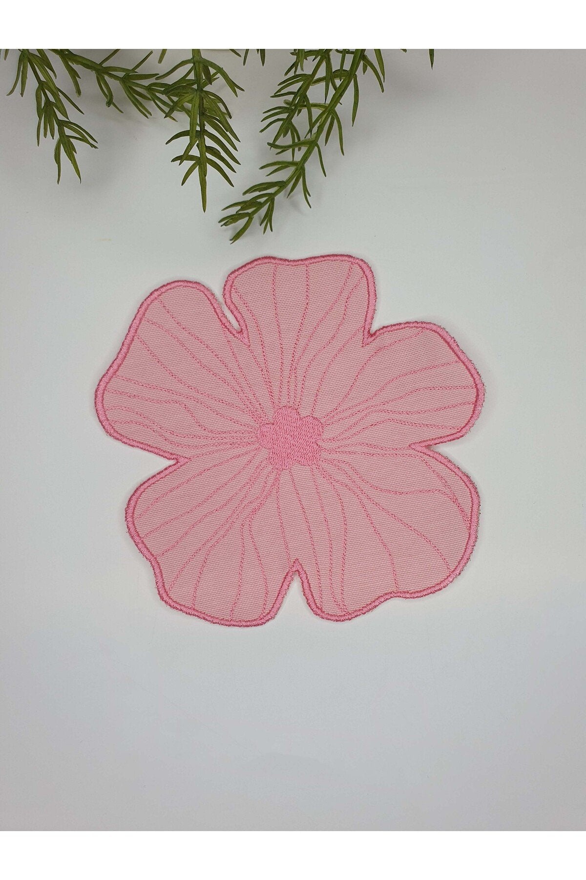 Pembe Petal Desenli Nakış Kenar Kokteyl Peçetesi 1 Adet
