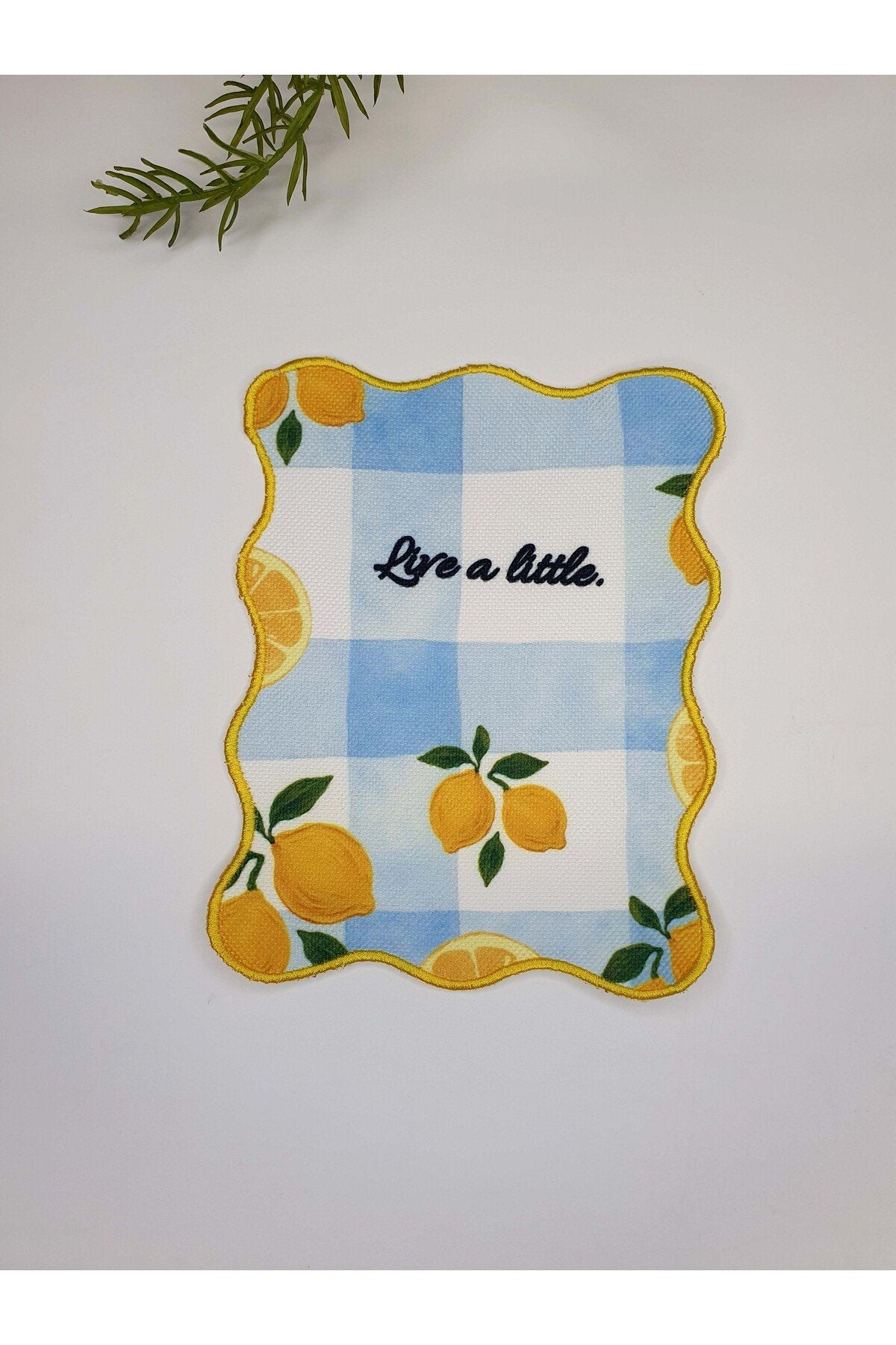 Taze Limon Ekose Desenli Nakışlı Kokteyl Peçetesi 1 Adet